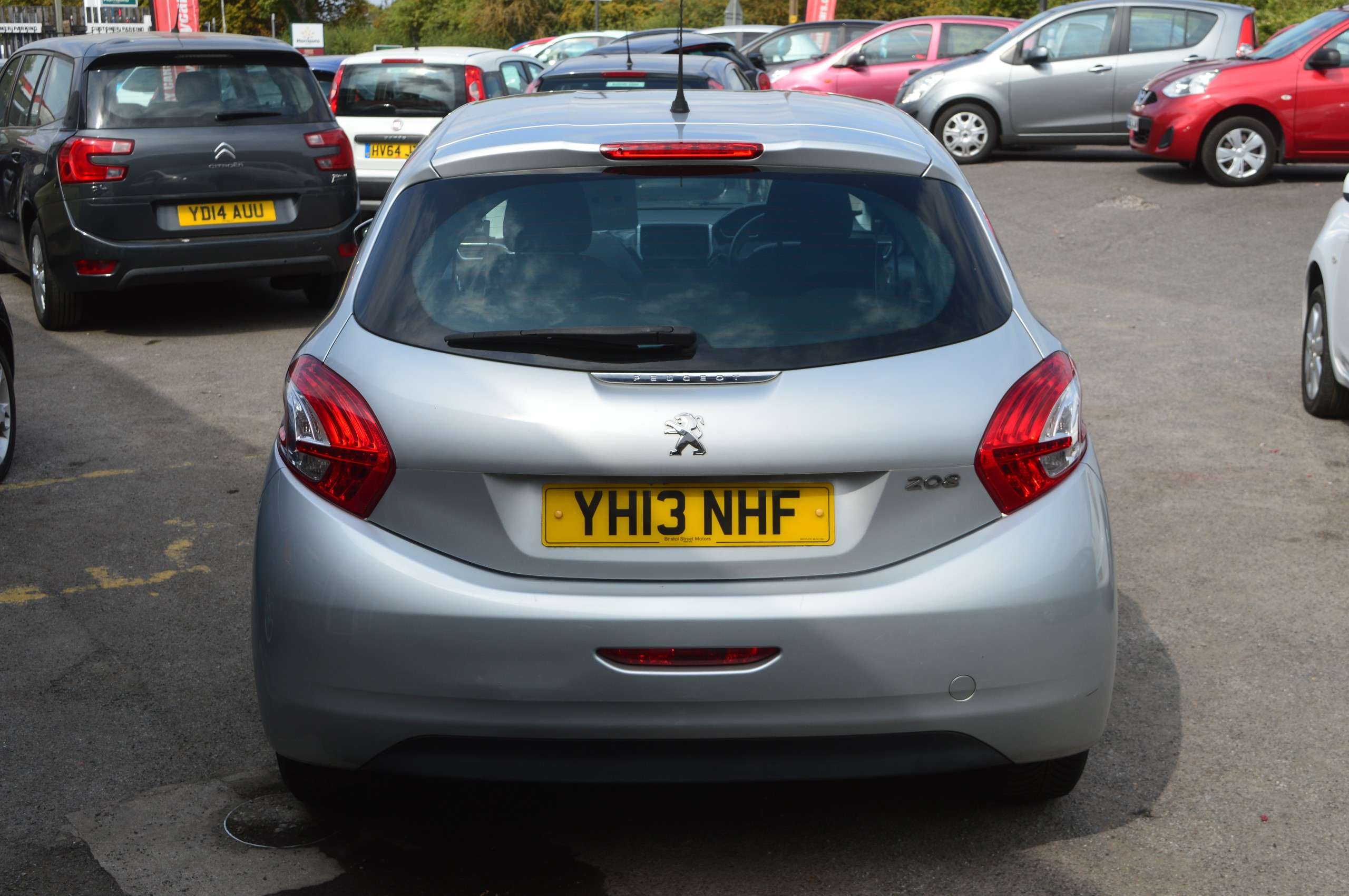A 2013 PEUGEOT 208 1.2 VTi Active Hatchback 5dr Petrol Manual Euro 5 (82 ps) A 2013 PEUGEOT 208 1.2 VTi Active Hatchback 5dr Petrol Manual Euro 5 (82 ps)