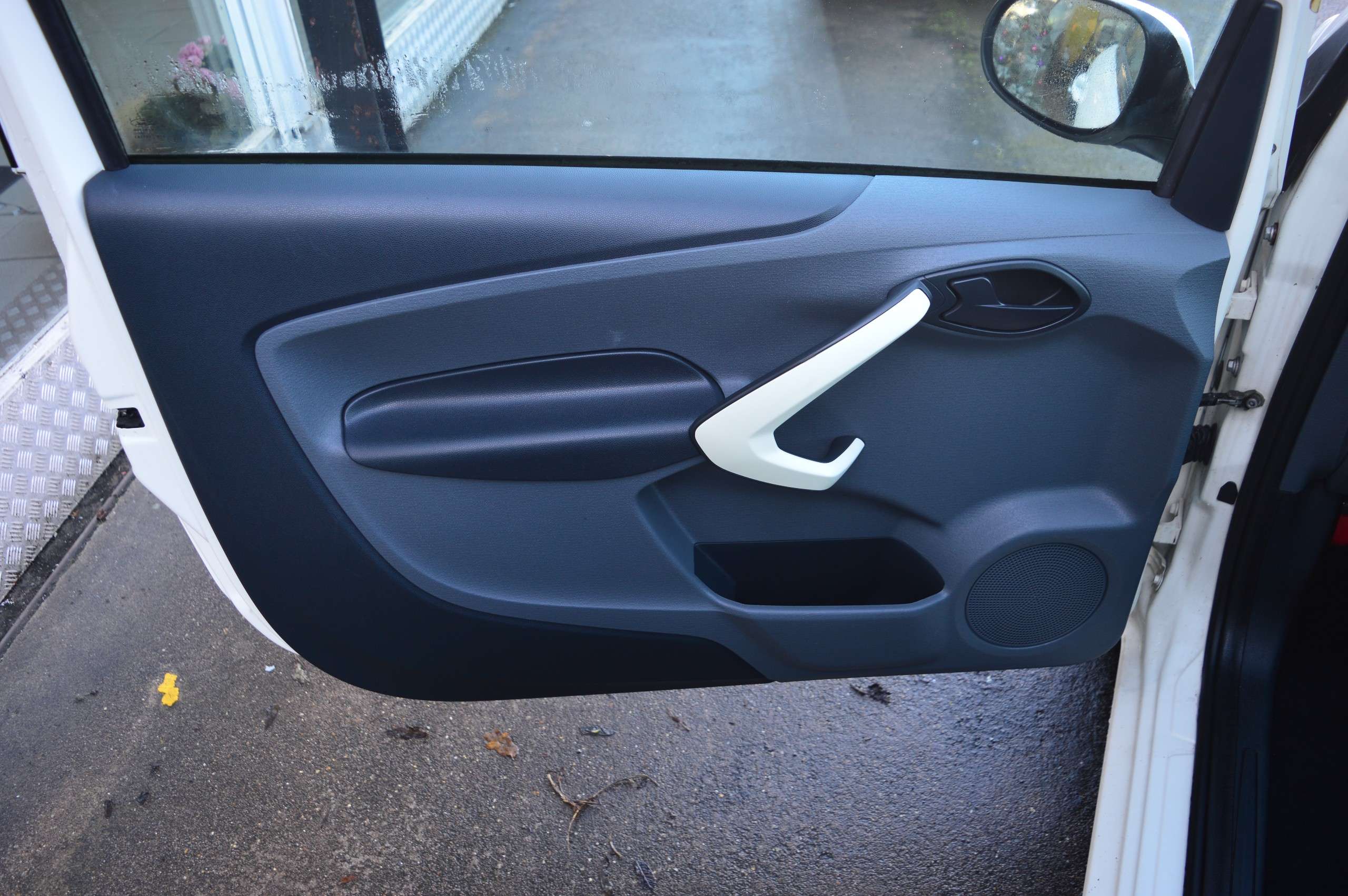 2011 FORD KA 2011 FORD KA