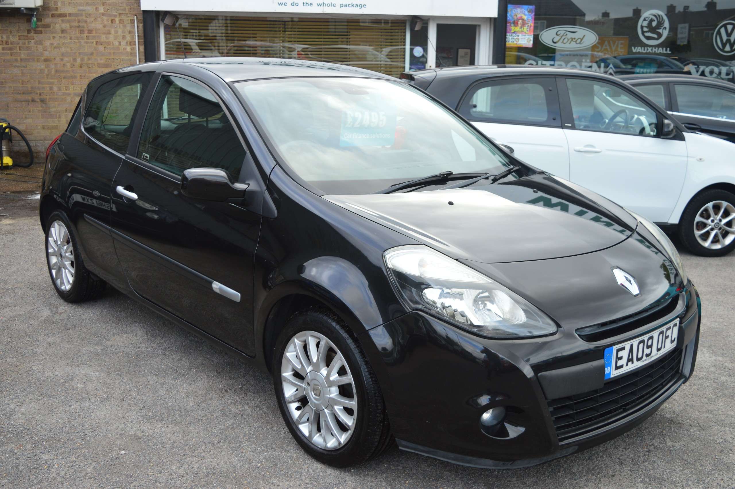 A 2009 RENAULT CLIO 1.2 16v Dynamique Hatchback 3dr Petrol Manual (139 g/km, 75 bhp) A 2009 RENAULT CLIO 1.2 16v Dynamique Hatchback 3dr Petrol Manual (139 g/km, 75 bhp)