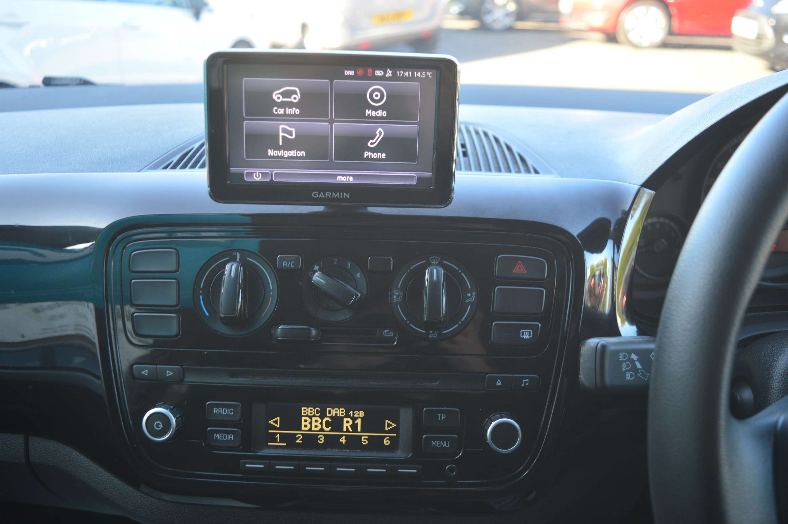 2015 VOLKSWAGEN UP! 2015 VOLKSWAGEN UP!