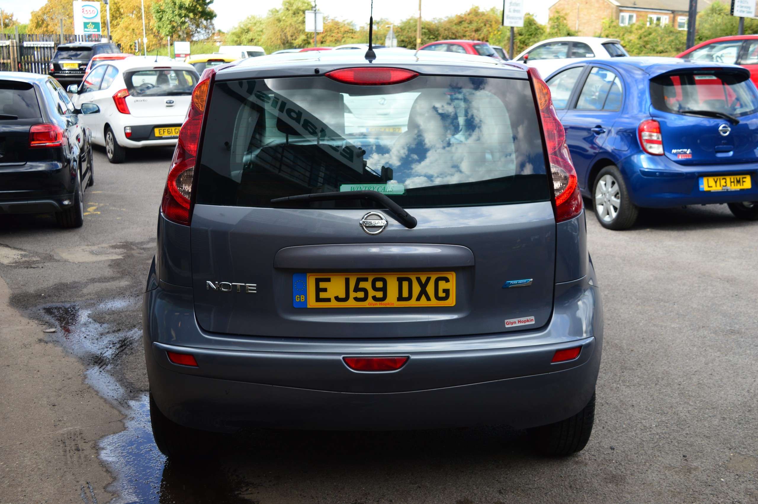 A 2009 NISSAN NOTE ACENTA 5-Door A 2009 NISSAN NOTE ACENTA 5-Door