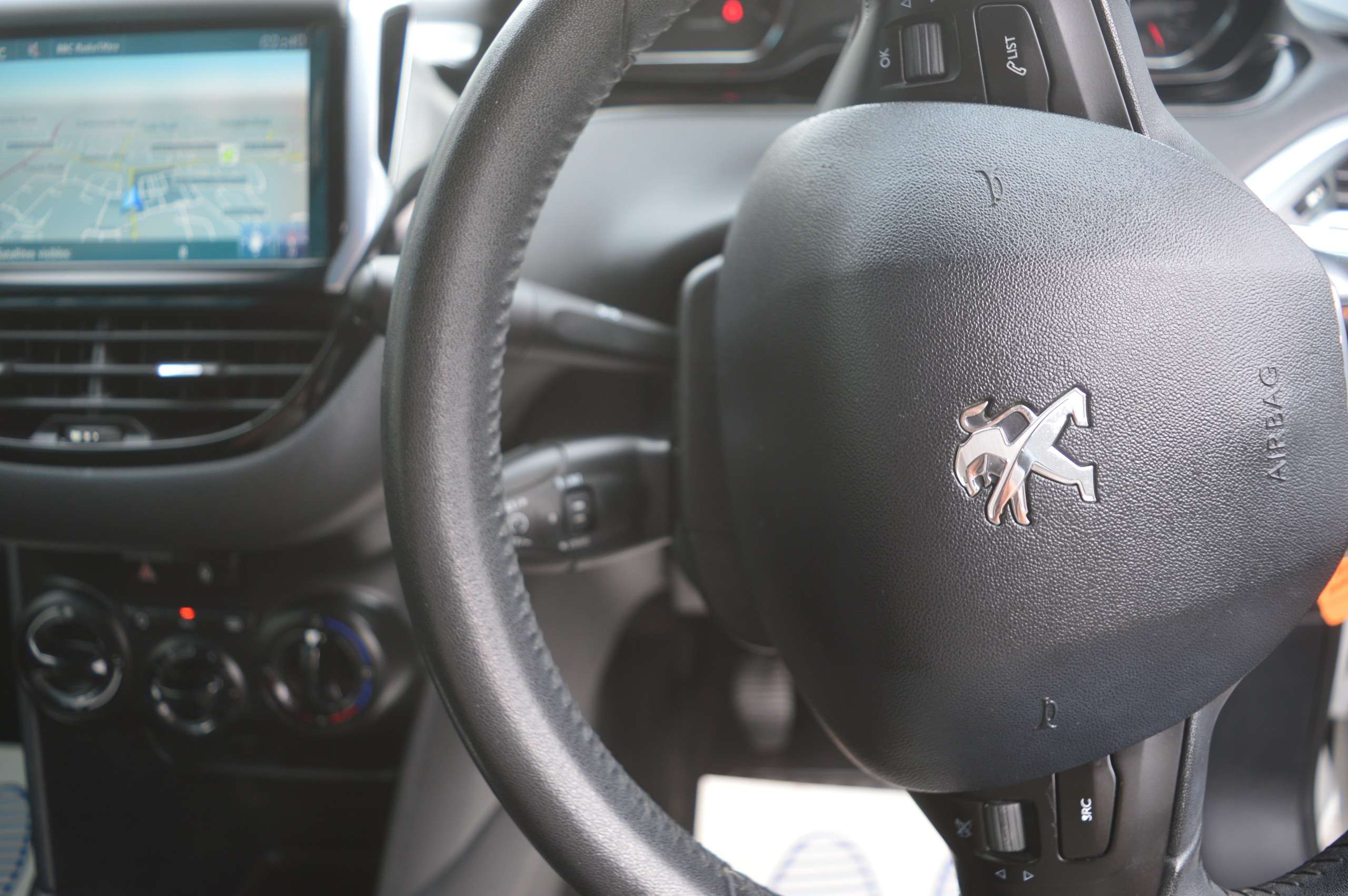 2015 PEUGEOT 208 2015 PEUGEOT 208