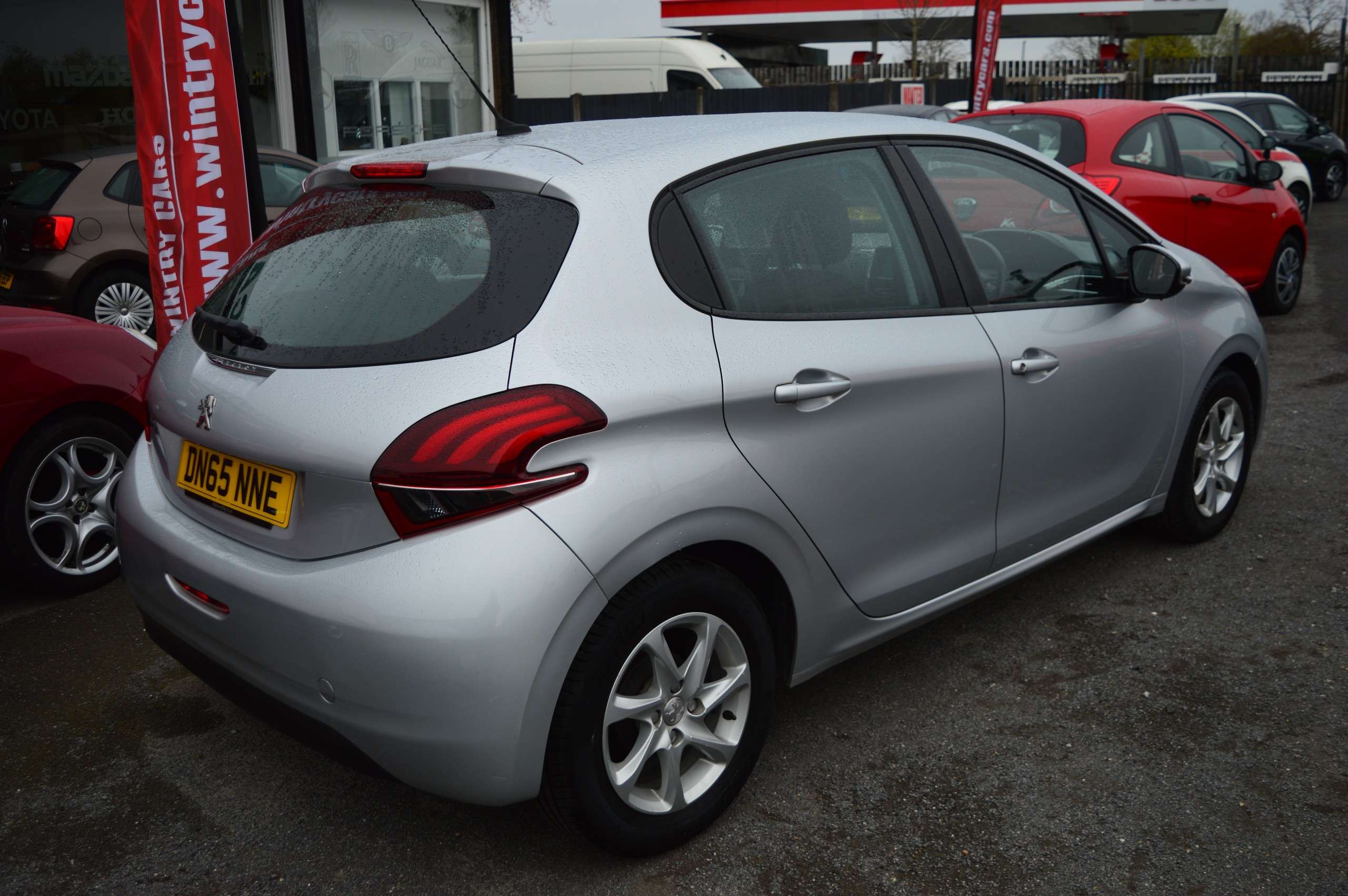 2015 PEUGEOT 208 2015 PEUGEOT 208