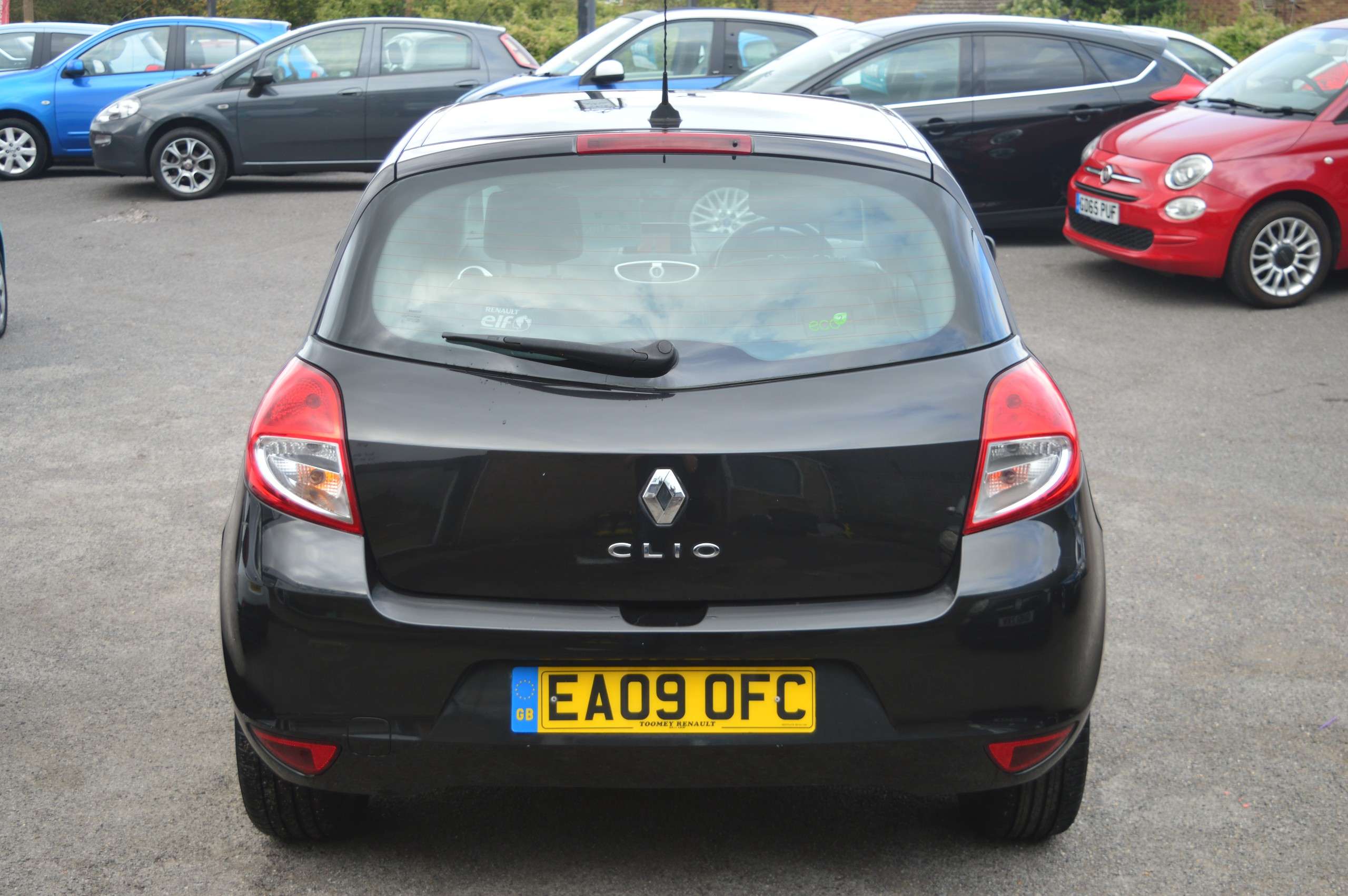 A 2009 RENAULT CLIO 1.2 16v Dynamique Hatchback 3dr Petrol Manual (139 g/km, 75 bhp) A 2009 RENAULT CLIO 1.2 16v Dynamique Hatchback 3dr Petrol Manual (139 g/km, 75 bhp)