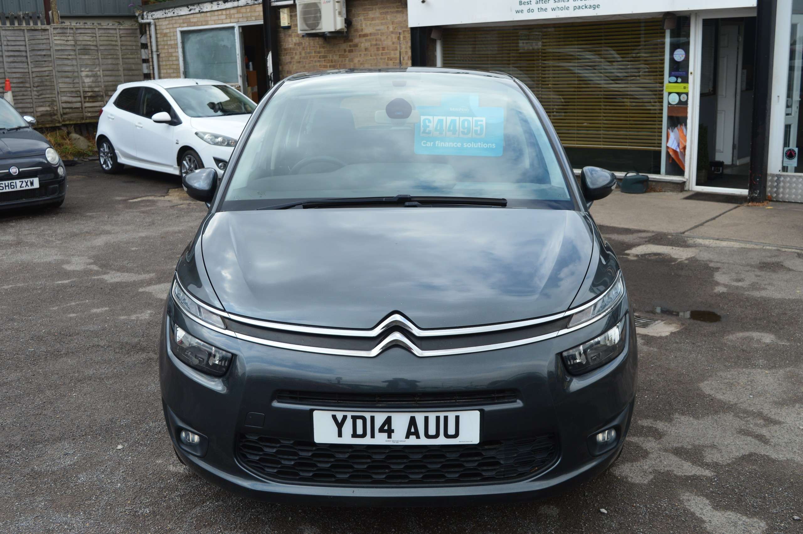 A 2014 CITROEN GRAND C4 PICASSO 1.6 e-HDi Airdream VTR+ MPV 5dr Diesel Manual Euro 5 (s/s) (115 ps) A 2014 CITROEN GRAND C4 PICASSO 1.6 e-HDi Airdream VTR+ MPV 5dr Diesel Manual Euro 5 (s/s) (115 ps)