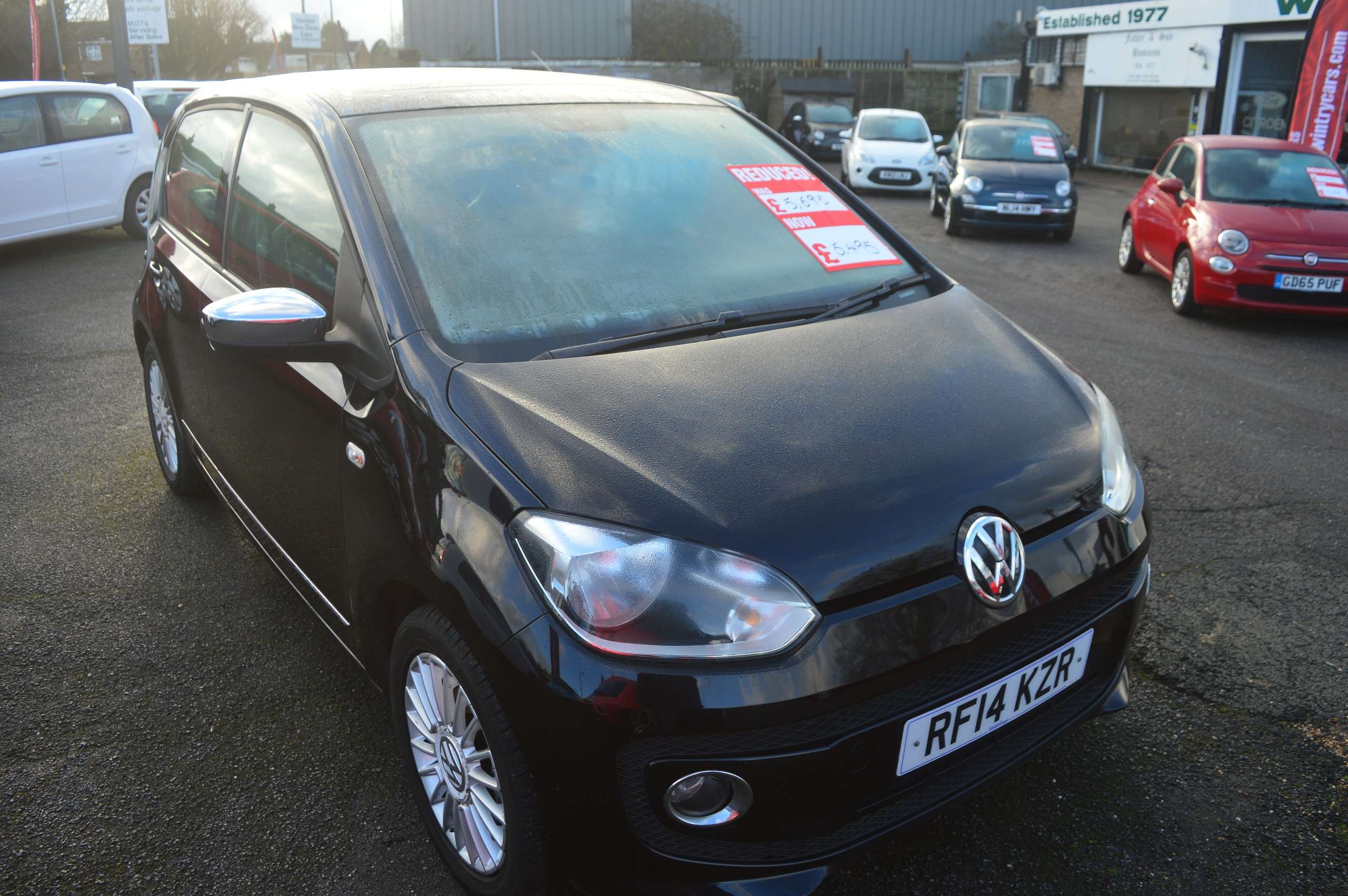 A 2014 VOLKSWAGEN UP HIGH UP BLUEMOTION TECHNOLOGY A 2014 VOLKSWAGEN UP HIGH UP BLUEMOTION TECHNOLOGY
