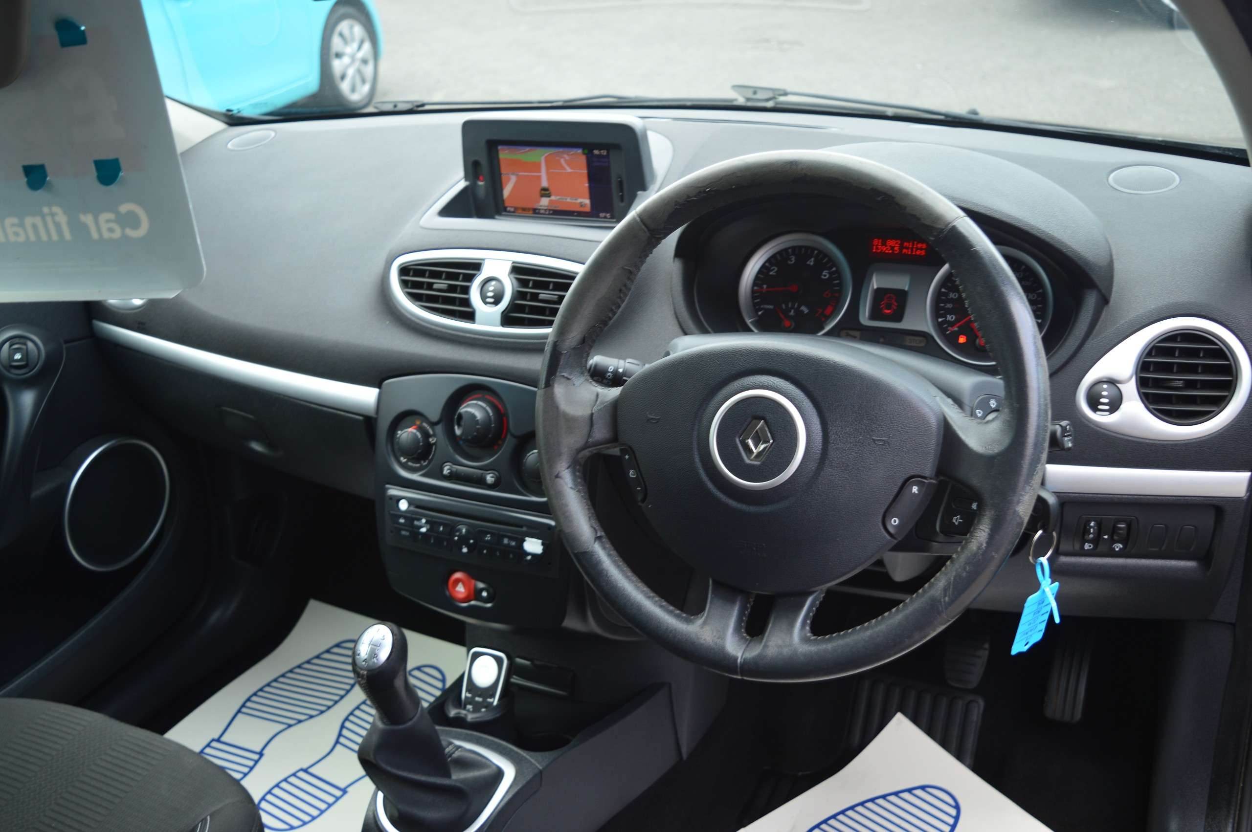 A 2009 RENAULT CLIO 1.2 16v Dynamique Hatchback 3dr Petrol Manual (139 g/km, 75 bhp) A 2009 RENAULT CLIO 1.2 16v Dynamique Hatchback 3dr Petrol Manual (139 g/km, 75 bhp)