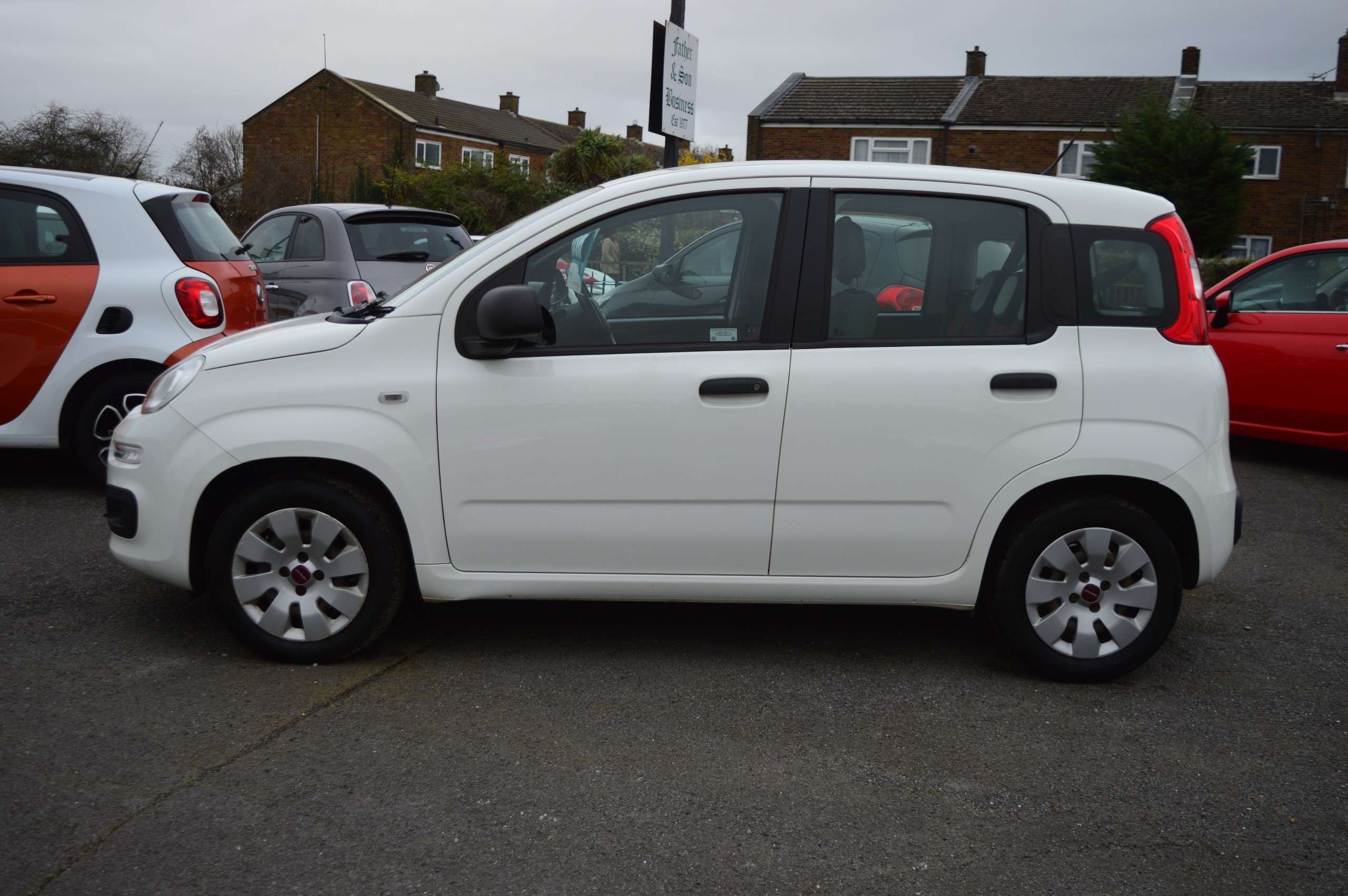 A 2016 FIAT PANDA 1.2 Pop Hatchback 5dr Petrol Manual Euro 6 (69 bhp) A 2016 FIAT PANDA 1.2 Pop Hatchback 5dr Petrol Manual Euro 6 (69 bhp)