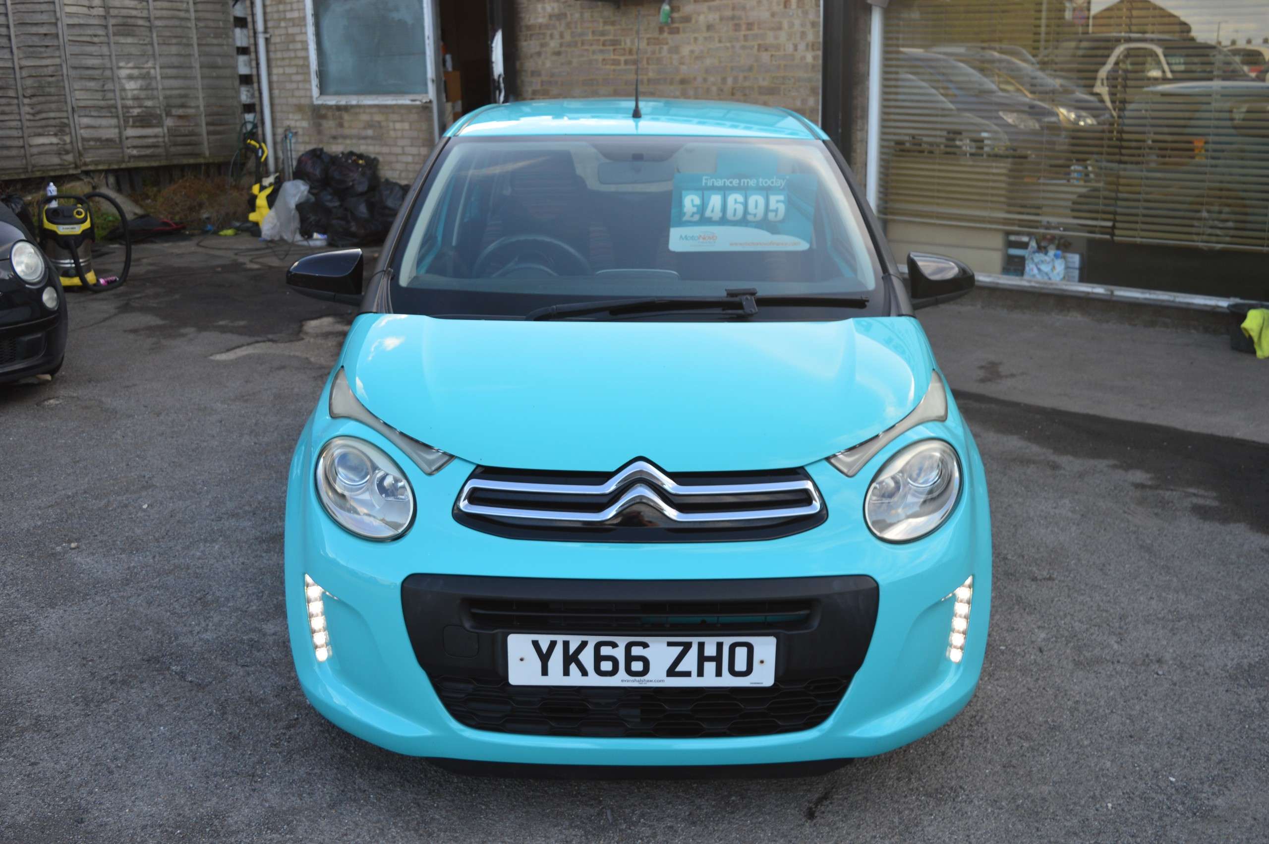 A 2016 CITROEN C1 1.2 PureTech Feel Hatchback 5dr Petrol Manual Euro 6 (82 ps) A 2016 CITROEN C1 1.2 PureTech Feel Hatchback 5dr Petrol Manual Euro 6 (82 ps)