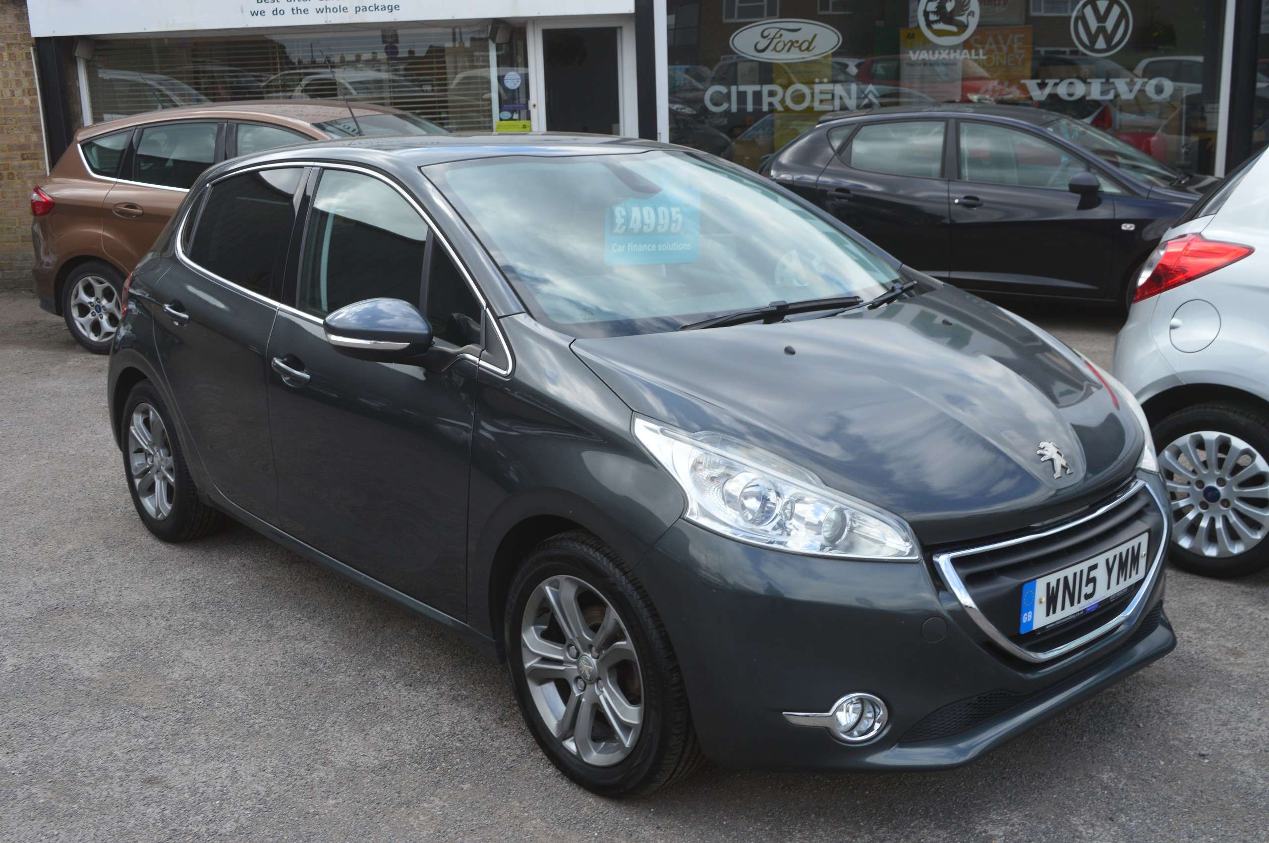 2015 PEUGEOT 208 2015 PEUGEOT 208