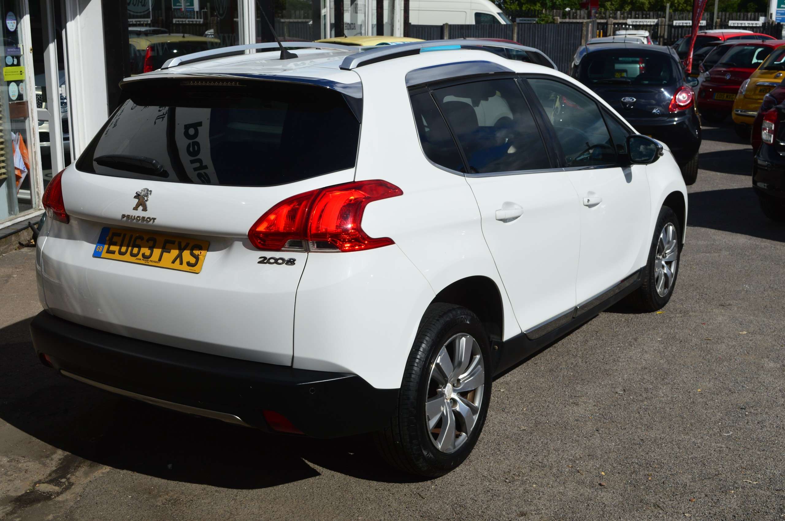 2013 PEUGEOT 2008 2013 PEUGEOT 2008