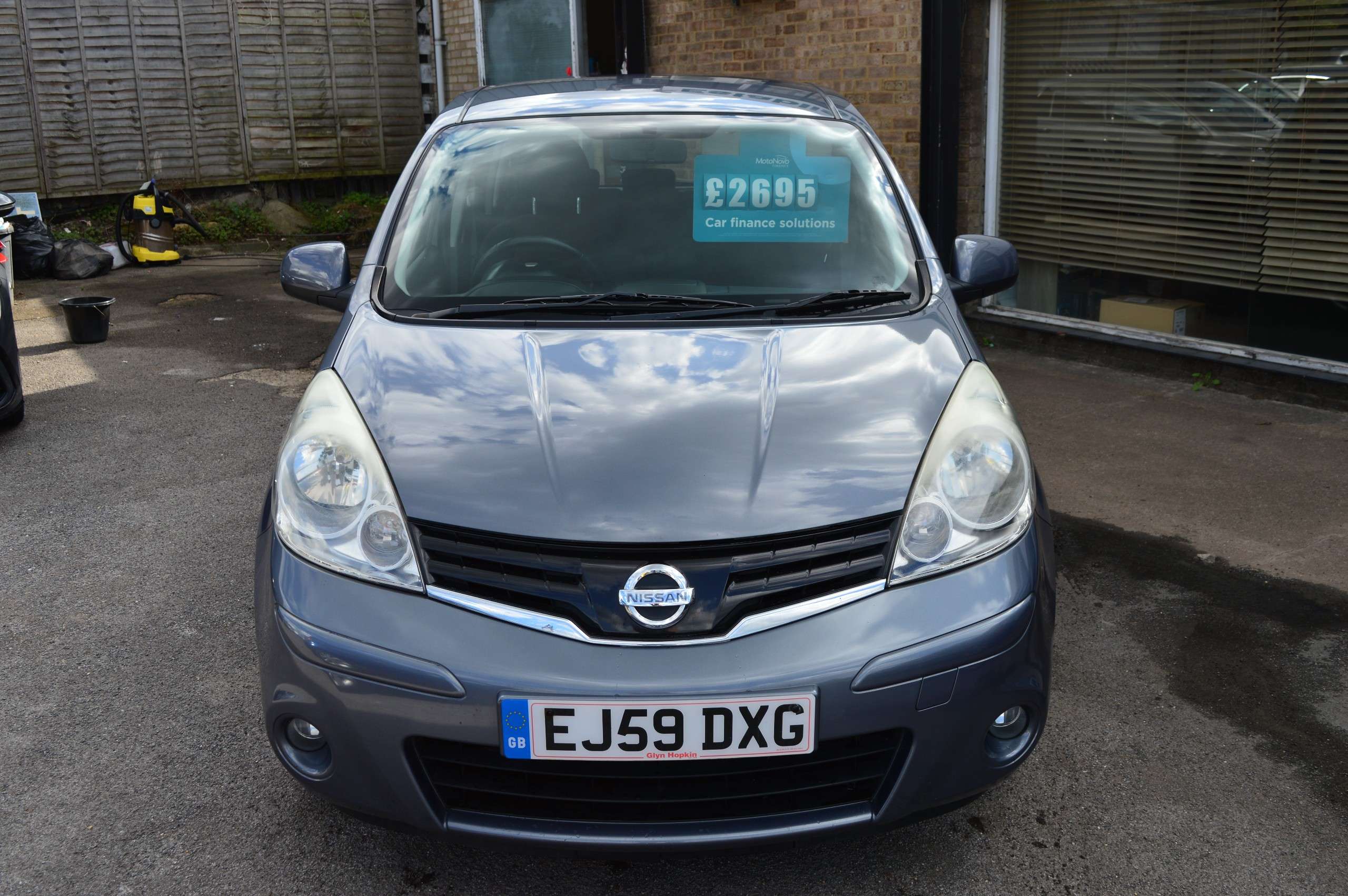 A 2009 NISSAN NOTE ACENTA 5-Door A 2009 NISSAN NOTE ACENTA 5-Door