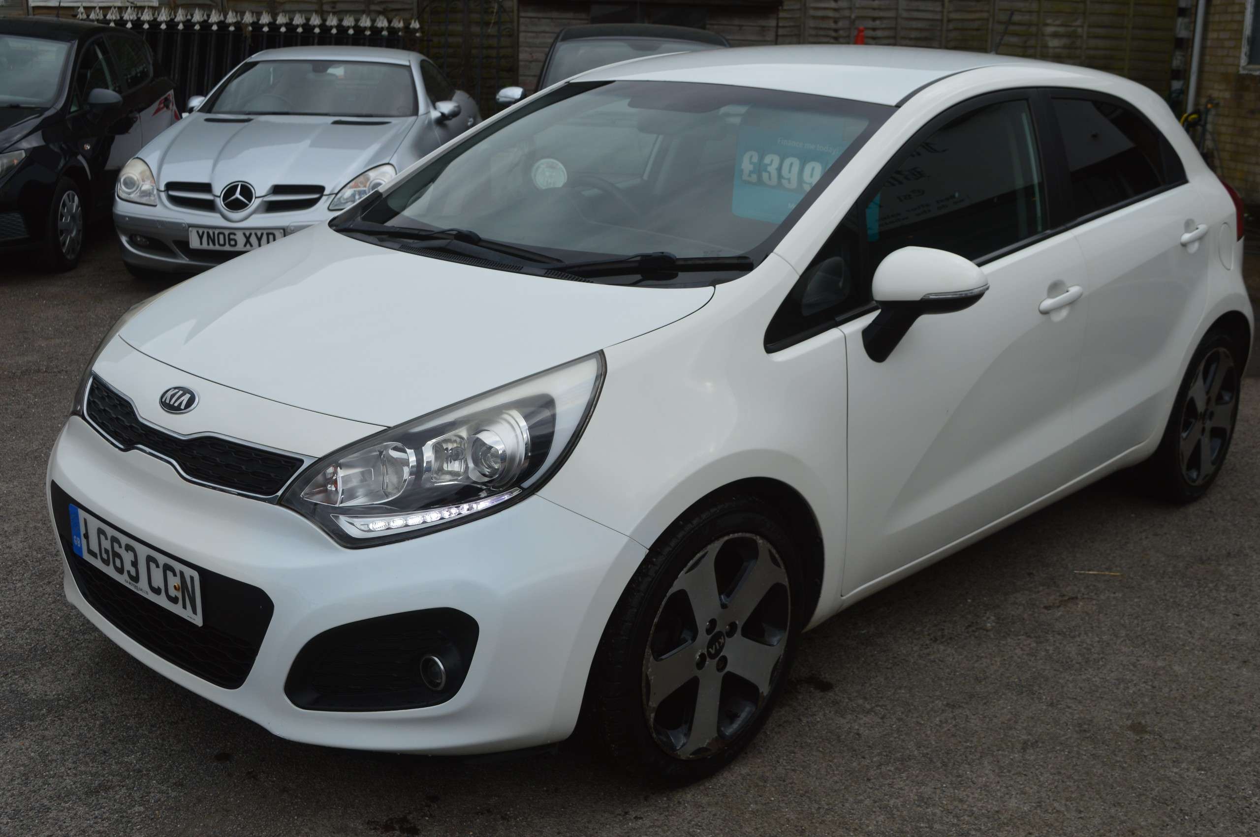 A 2013 KIA RIO 1.4 3 Hatchback 5dr Petrol Manual Euro 5 (107 bhp) A 2013 KIA RIO 1.4 3 Hatchback 5dr Petrol Manual Euro 5 (107 bhp)