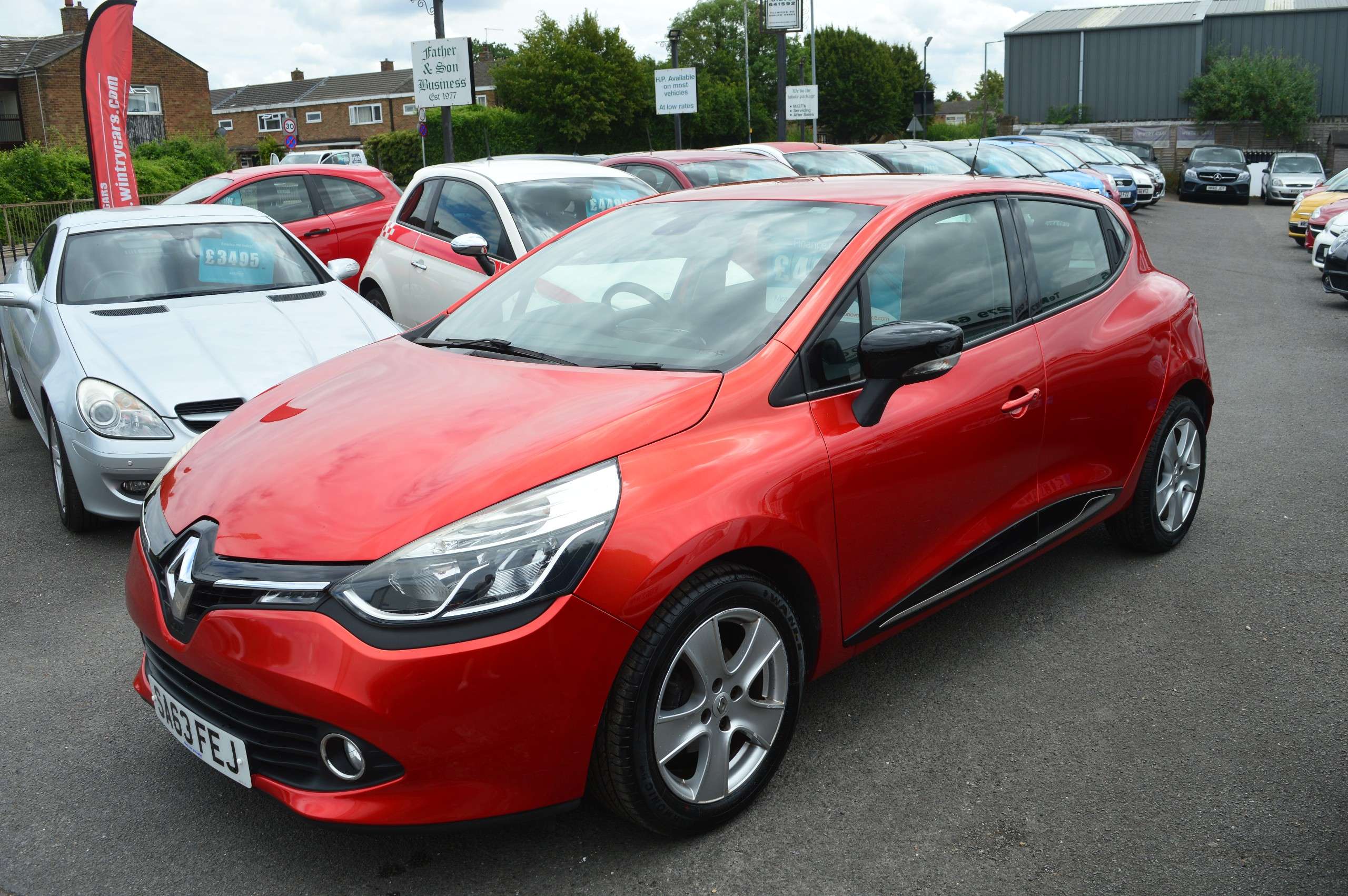 A 2013 RENAULT CLIO 1.2 16V Dynamique MediaNav Hatchback 5dr Petrol Manual Euro 5 (75 ps) A 2013 RENAULT CLIO 1.2 16V Dynamique MediaNav Hatchback 5dr Petrol Manual Euro 5 (75 ps)