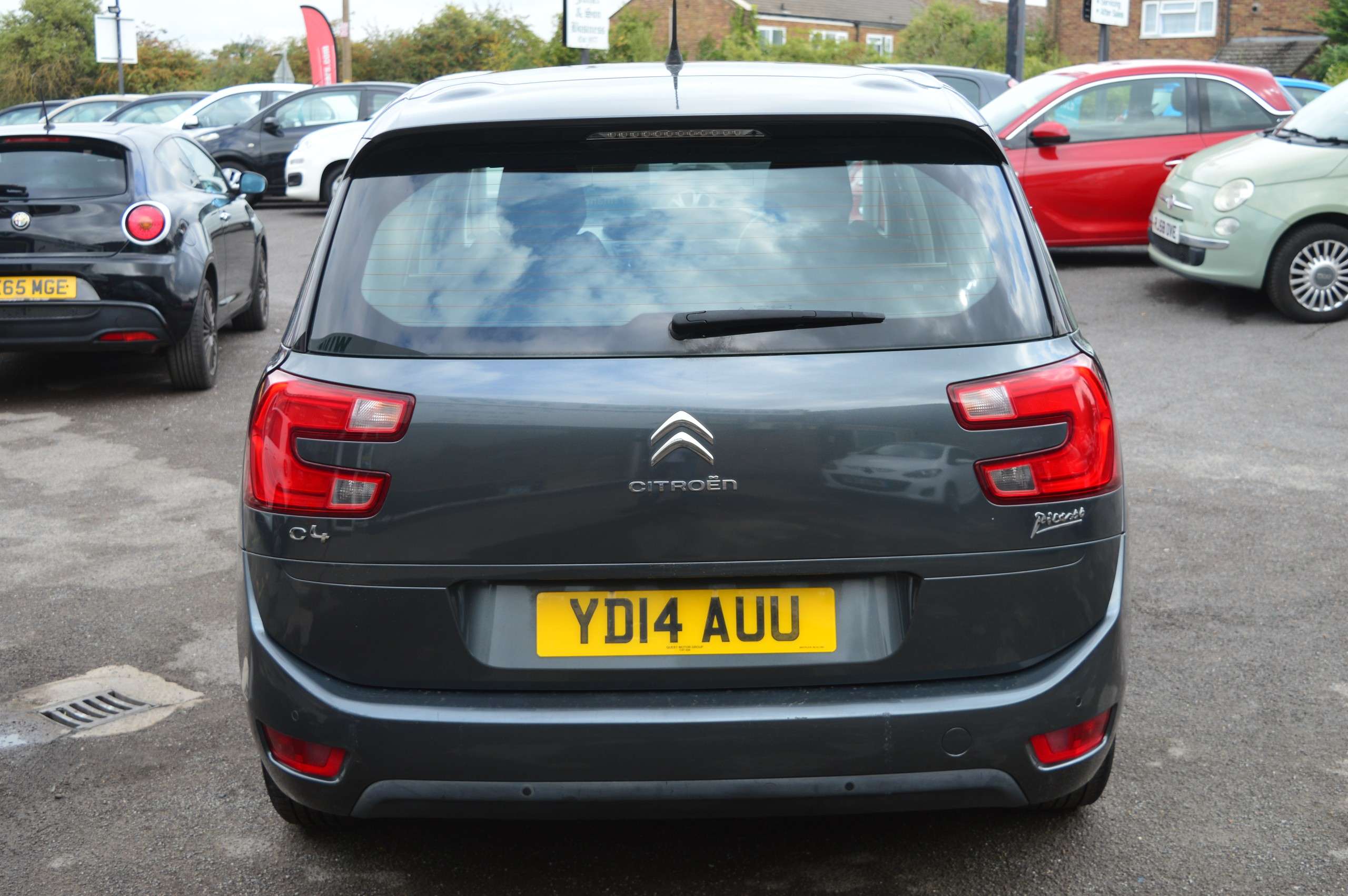 A 2014 CITROEN GRAND C4 PICASSO 1.6 e-HDi Airdream VTR+ MPV 5dr Diesel Manual Euro 5 (s/s) (115 ps) A 2014 CITROEN GRAND C4 PICASSO 1.6 e-HDi Airdream VTR+ MPV 5dr Diesel Manual Euro 5 (s/s) (115 ps)