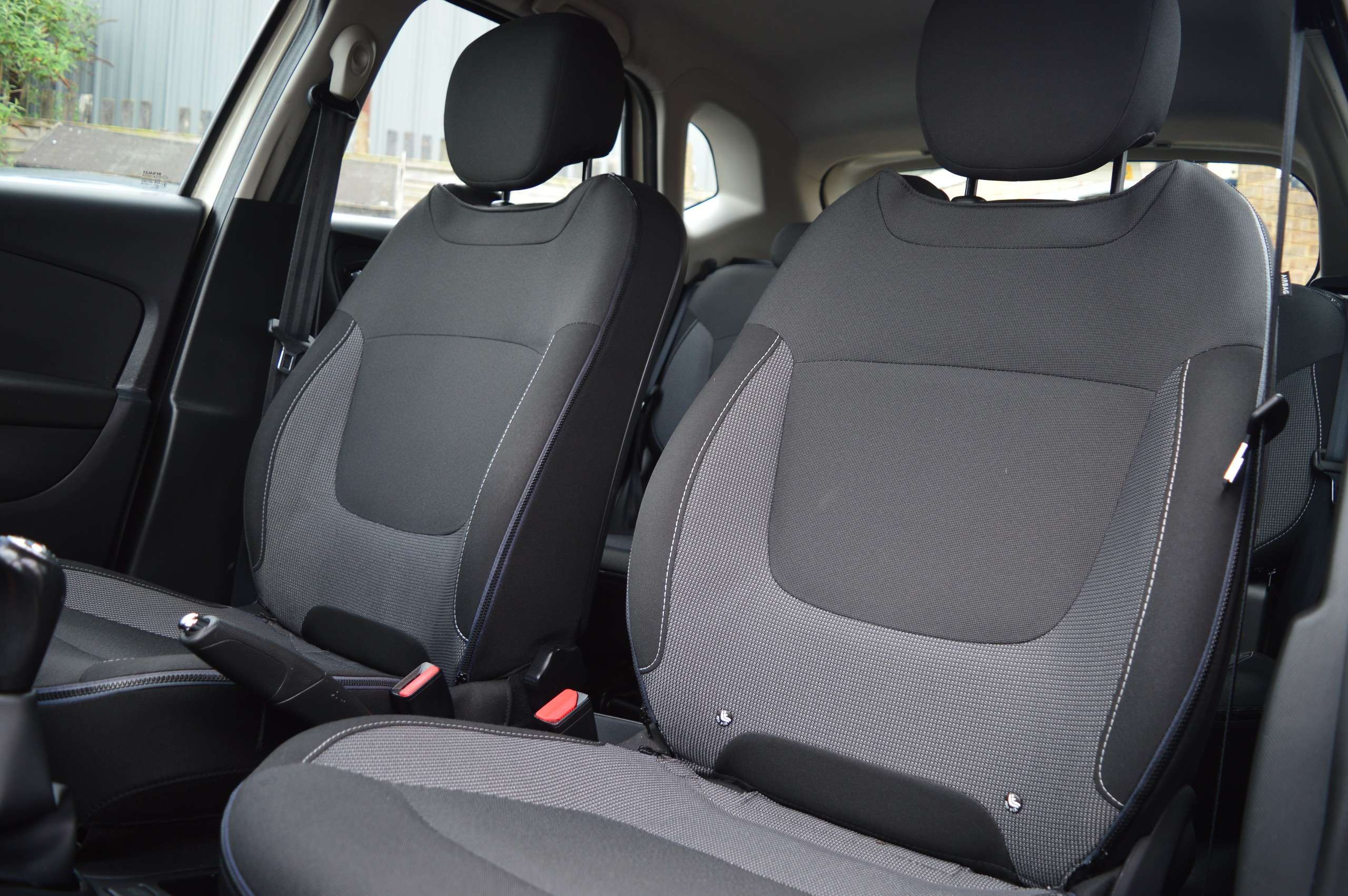 A 2014 RENAULT CAPTUR 1.5 dCi ENERGY Dynamique MediaNav SUV 5dr Diesel Manual Euro 5 (s/s) (90 ps) A 2014 RENAULT CAPTUR 1.5 dCi ENERGY Dynamique MediaNav SUV 5dr Diesel Manual Euro 5 (s/s) (90 ps)