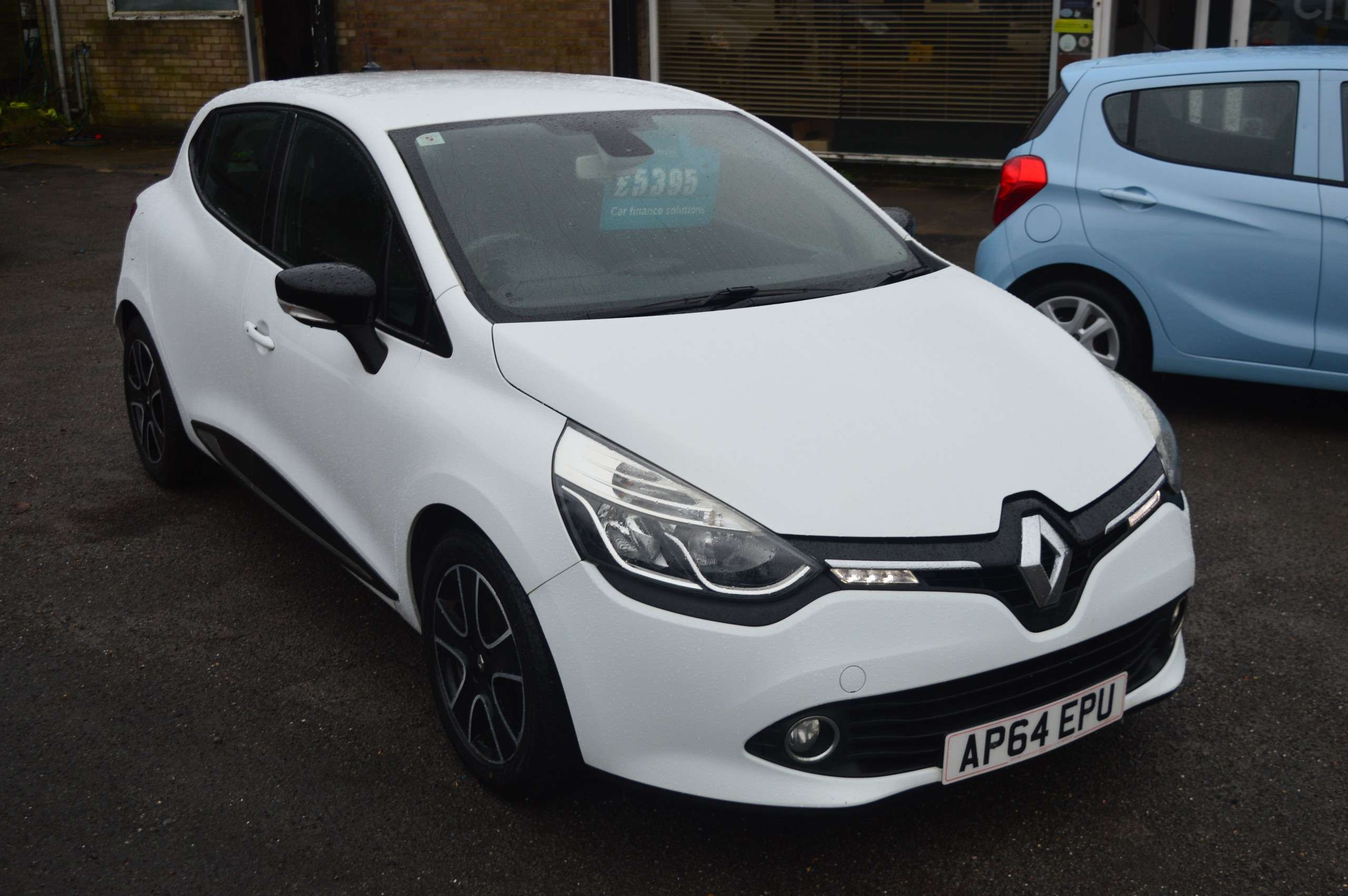 A 2015 RENAULT CLIO 0.9 TCe Dynamique MediaNav Hatchback 5dr Petrol Manual Euro 5 (s/s) (90 ps) A 2015 RENAULT CLIO 0.9 TCe Dynamique MediaNav Hatchback 5dr Petrol Manual Euro 5 (s/s) (90 ps)
