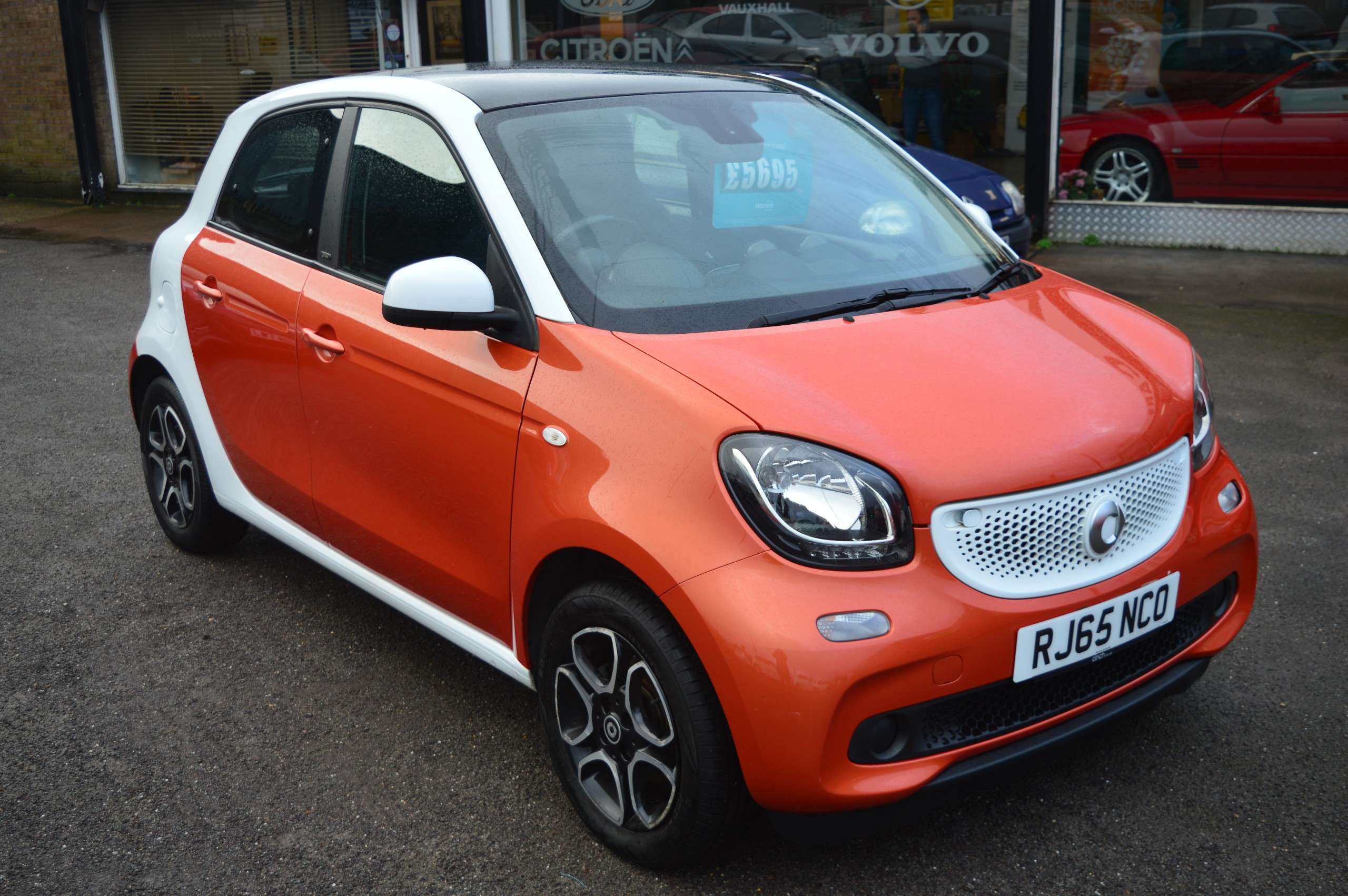 A 2015 SMART FORFOUR 1.0 Prime (Premium) Hatchback 5dr Petrol Manual Euro 6 (s/s) (71 ps) A 2015 SMART FORFOUR 1.0 Prime (Premium) Hatchback 5dr Petrol Manual Euro 6 (s/s) (71 ps)