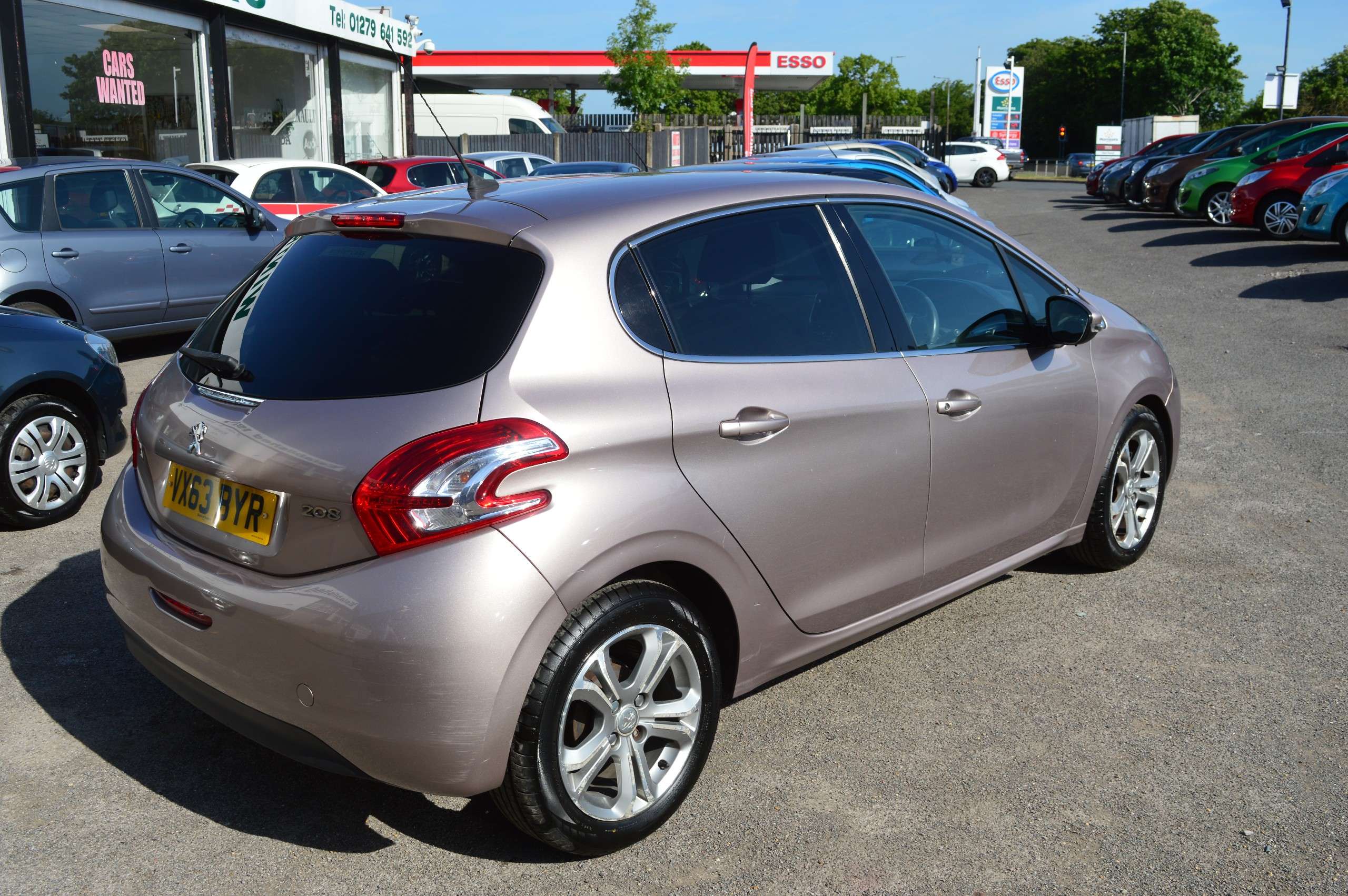 2013 PEUGEOT 208 2013 PEUGEOT 208