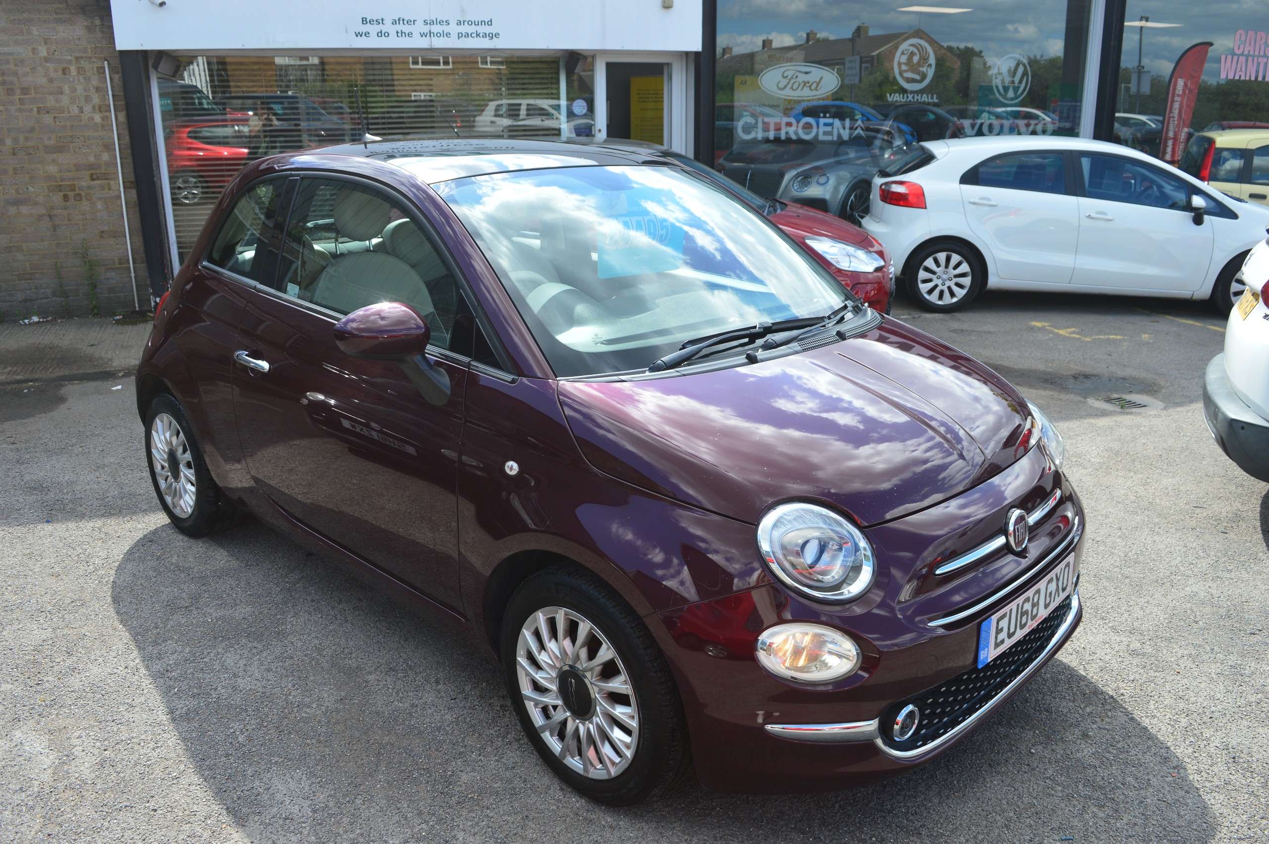 A 2018 FIAT 500 1.2 Lounge Hatchback 3dr Petrol Manual Euro 6 (s/s) (69 bhp) A 2018 FIAT 500 1.2 Lounge Hatchback 3dr Petrol Manual Euro 6 (s/s) (69 bhp)