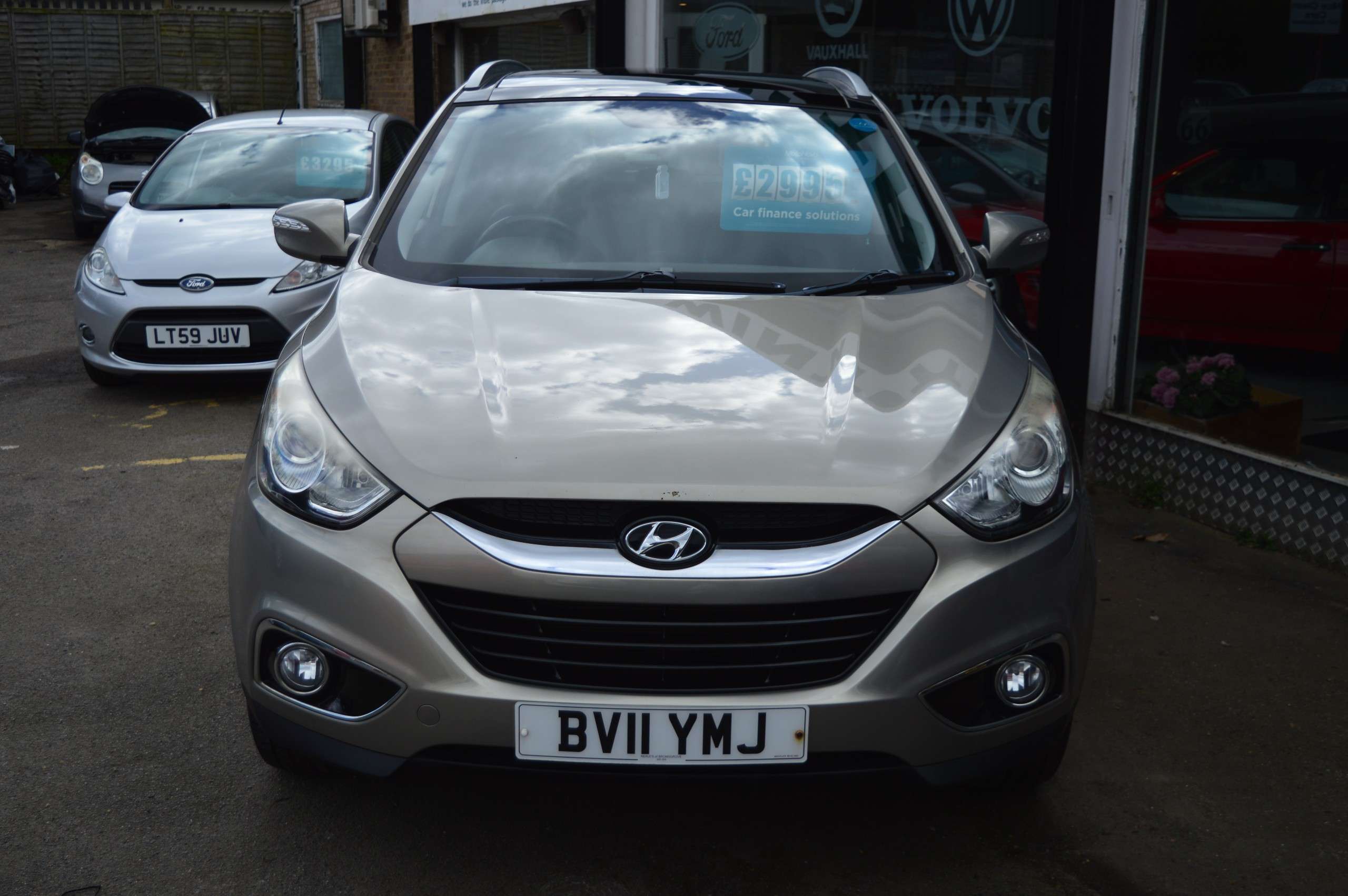 A 2011 HYUNDAI IX35 1.7 CRDi Premium SUV 5dr Diesel Manual Euro 5 (s/s) (115 ps) A 2011 HYUNDAI IX35 1.7 CRDi Premium SUV 5dr Diesel Manual Euro 5 (s/s) (115 ps)