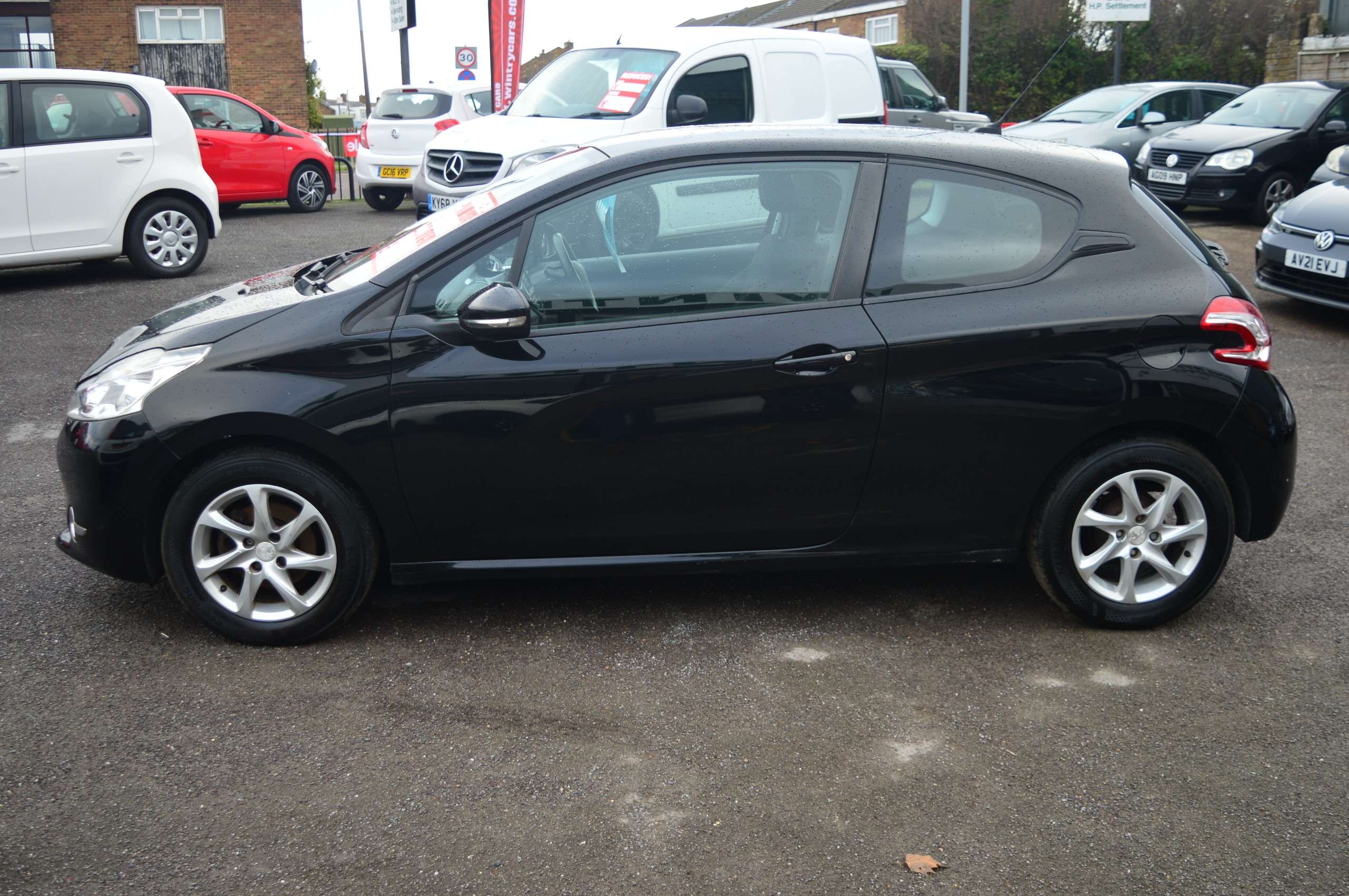 2014 PEUGEOT 208 2014 PEUGEOT 208