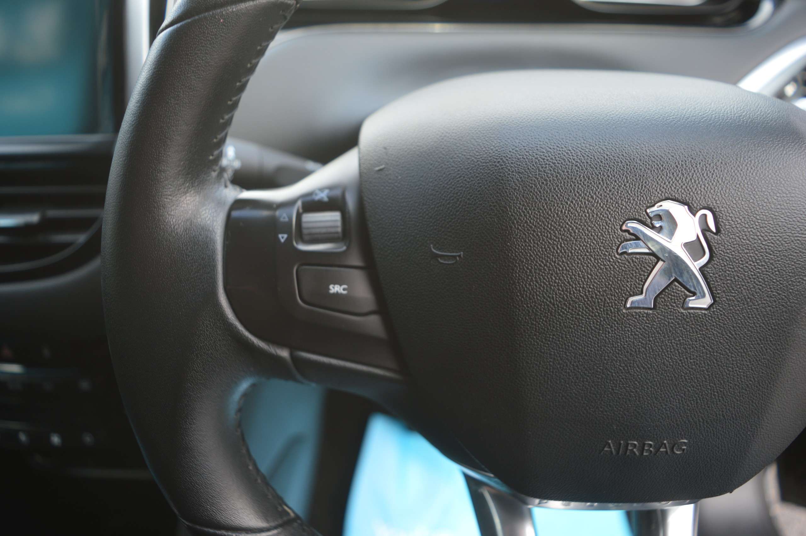 2015 PEUGEOT 208 2015 PEUGEOT 208