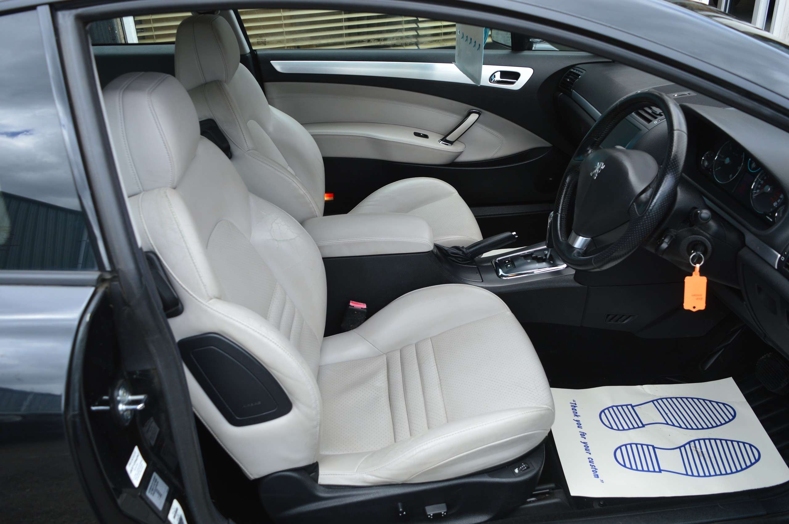 A 2007 PEUGEOT 407 2.7 HDi SE Coupe 2dr Diesel Automatic (226 g/km, 205 bhp) A 2007 PEUGEOT 407 2.7 HDi SE Coupe 2dr Diesel Automatic (226 g/km, 205 bhp)