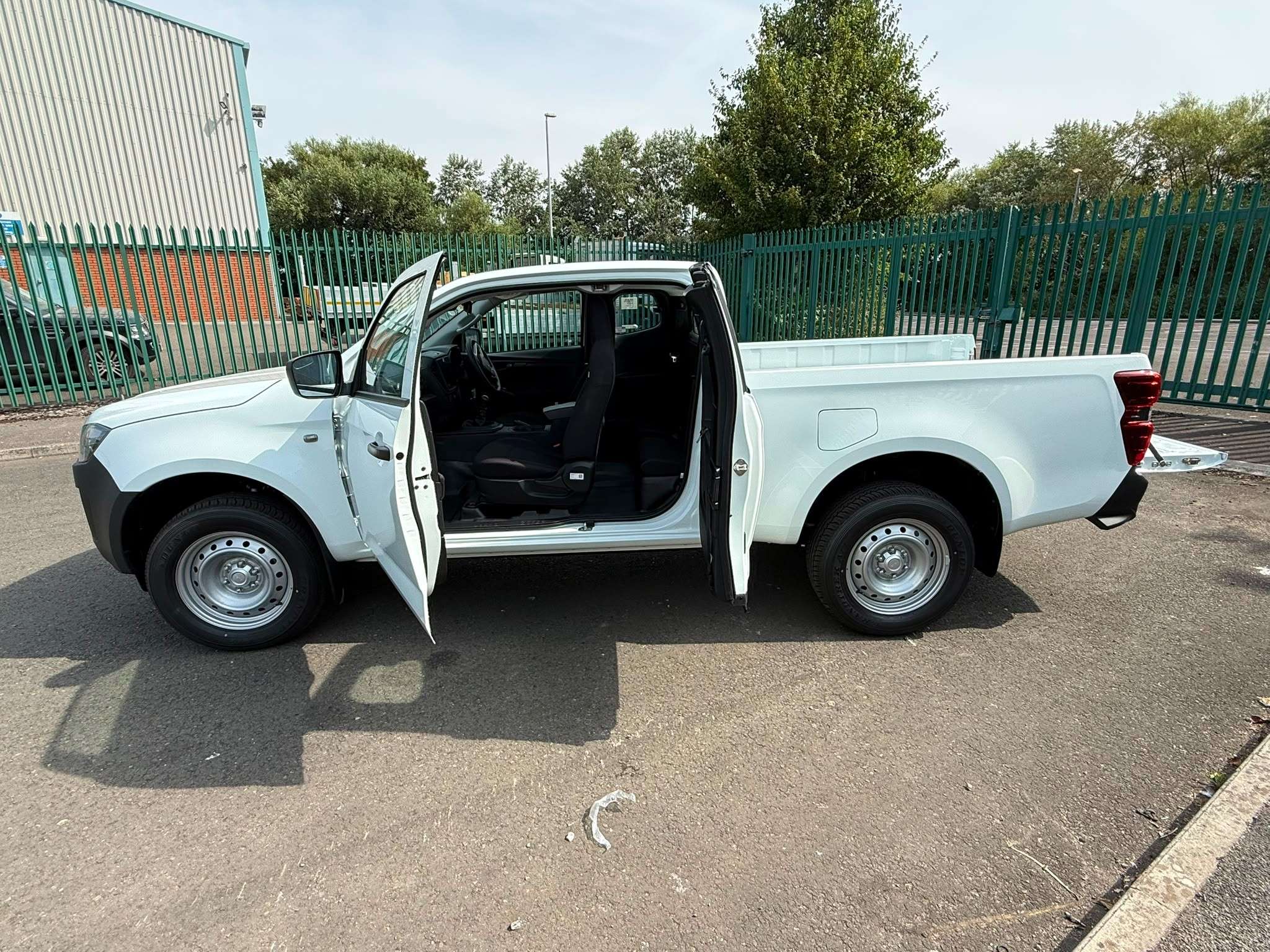 A 2026 ISUZU D-MAX 2.2 Utility Extended cab A 2026 ISUZU D-MAX 2.2 Utility Extended cab