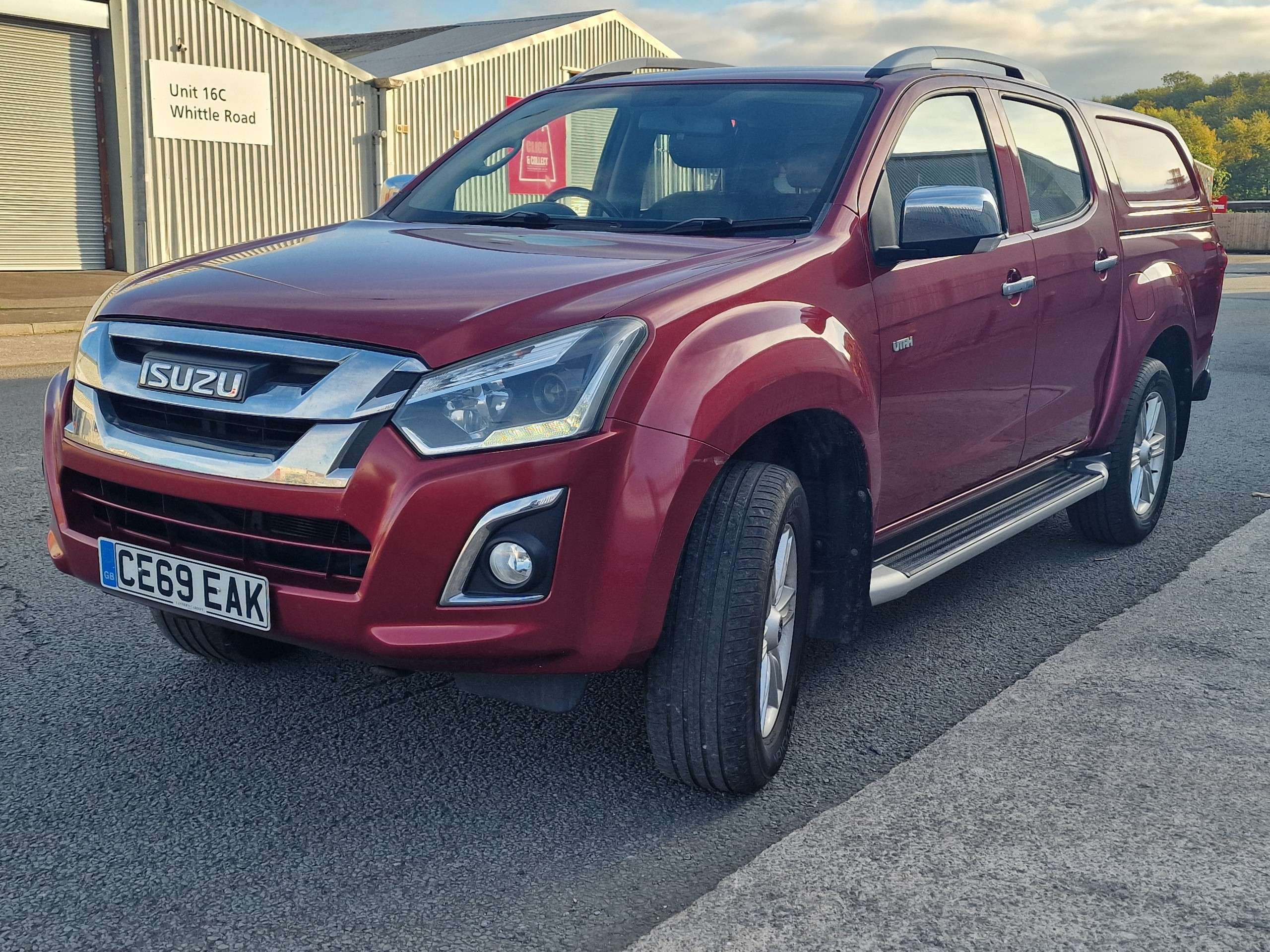 A 2019 ISUZU D-MAX 1.9 TD Utah Pickup Double Cab 4dr Diesel Manual 4WD Euro 6 (164 ps) A 2019 ISUZU D-MAX 1.9 TD Utah Pickup Double Cab 4dr Diesel Manual 4WD Euro 6 (164 ps)