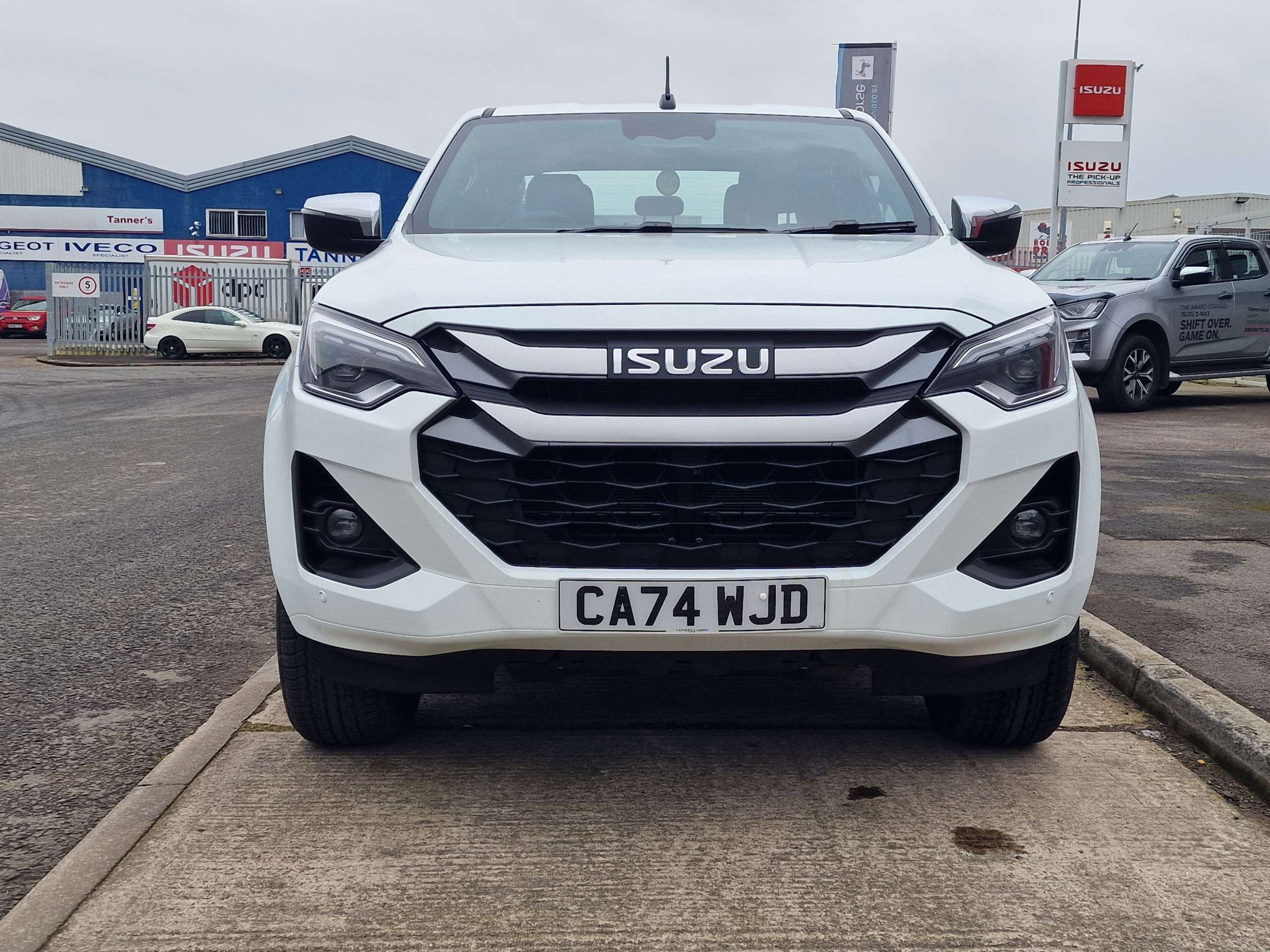 A 2024 ISUZU D-MAX DL40 DCB A 2024 ISUZU D-MAX DL40 DCB