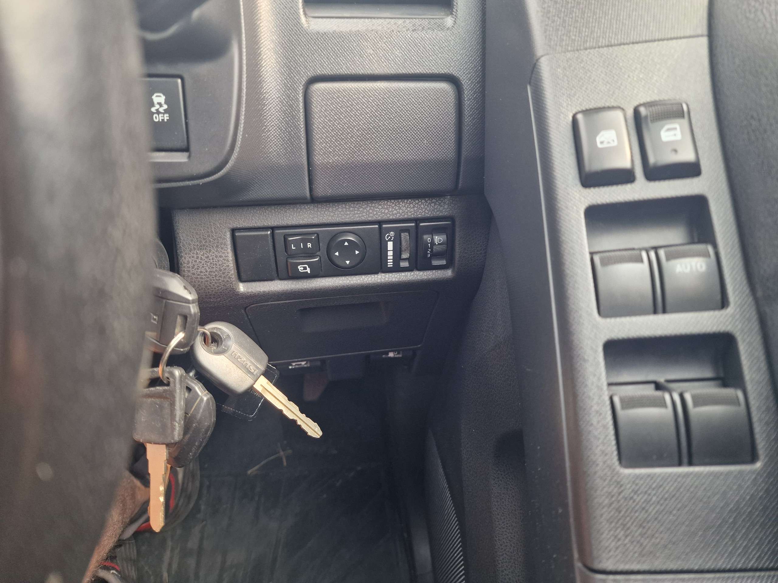 2016 ISUZU D-MAX 2016 ISUZU D-MAX