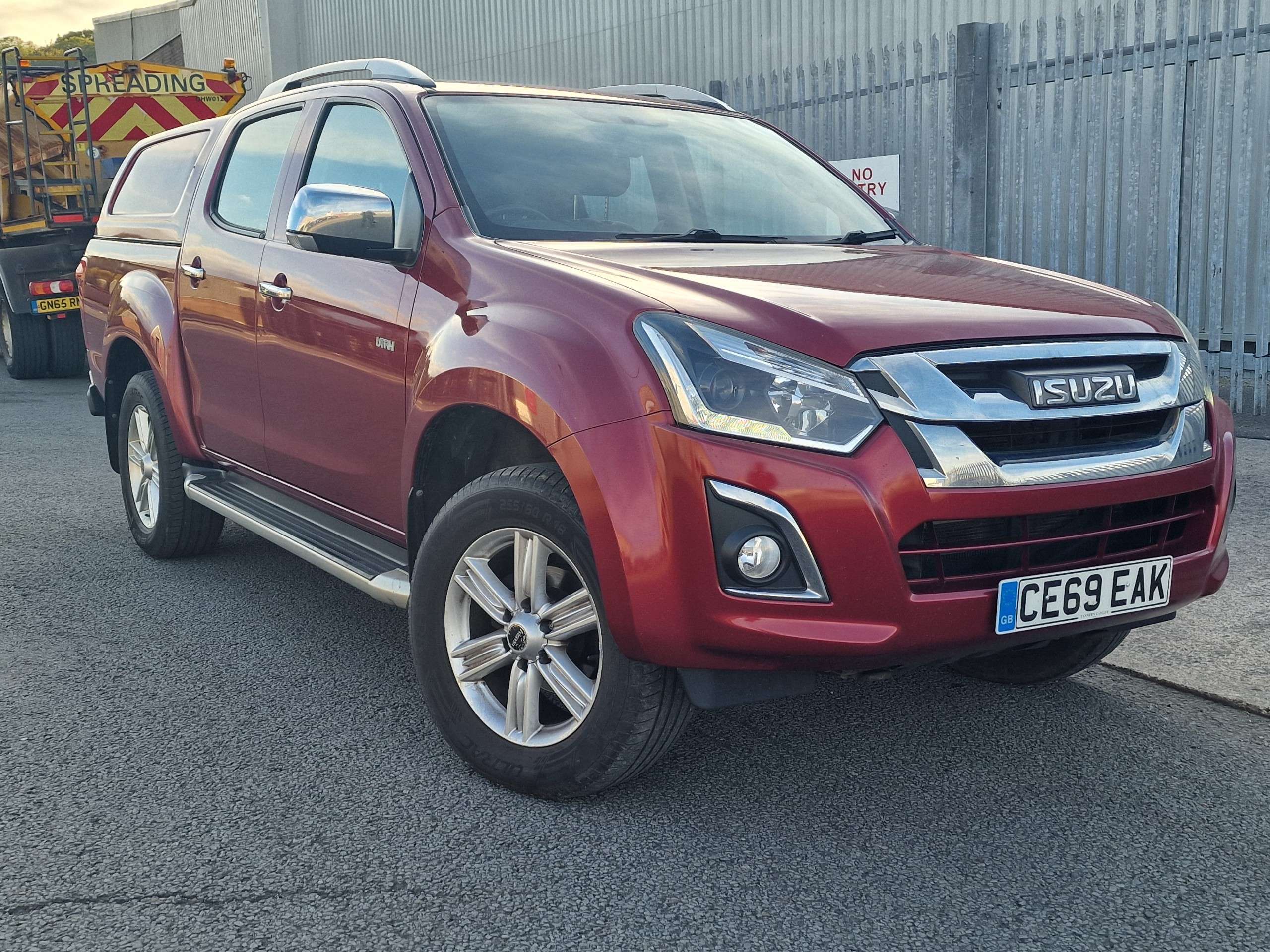 A 2019 ISUZU D-MAX 1.9 TD Utah Pickup Double Cab 4dr Diesel Manual 4WD Euro 6 (164 ps) A 2019 ISUZU D-MAX 1.9 TD Utah Pickup Double Cab 4dr Diesel Manual 4WD Euro 6 (164 ps)
