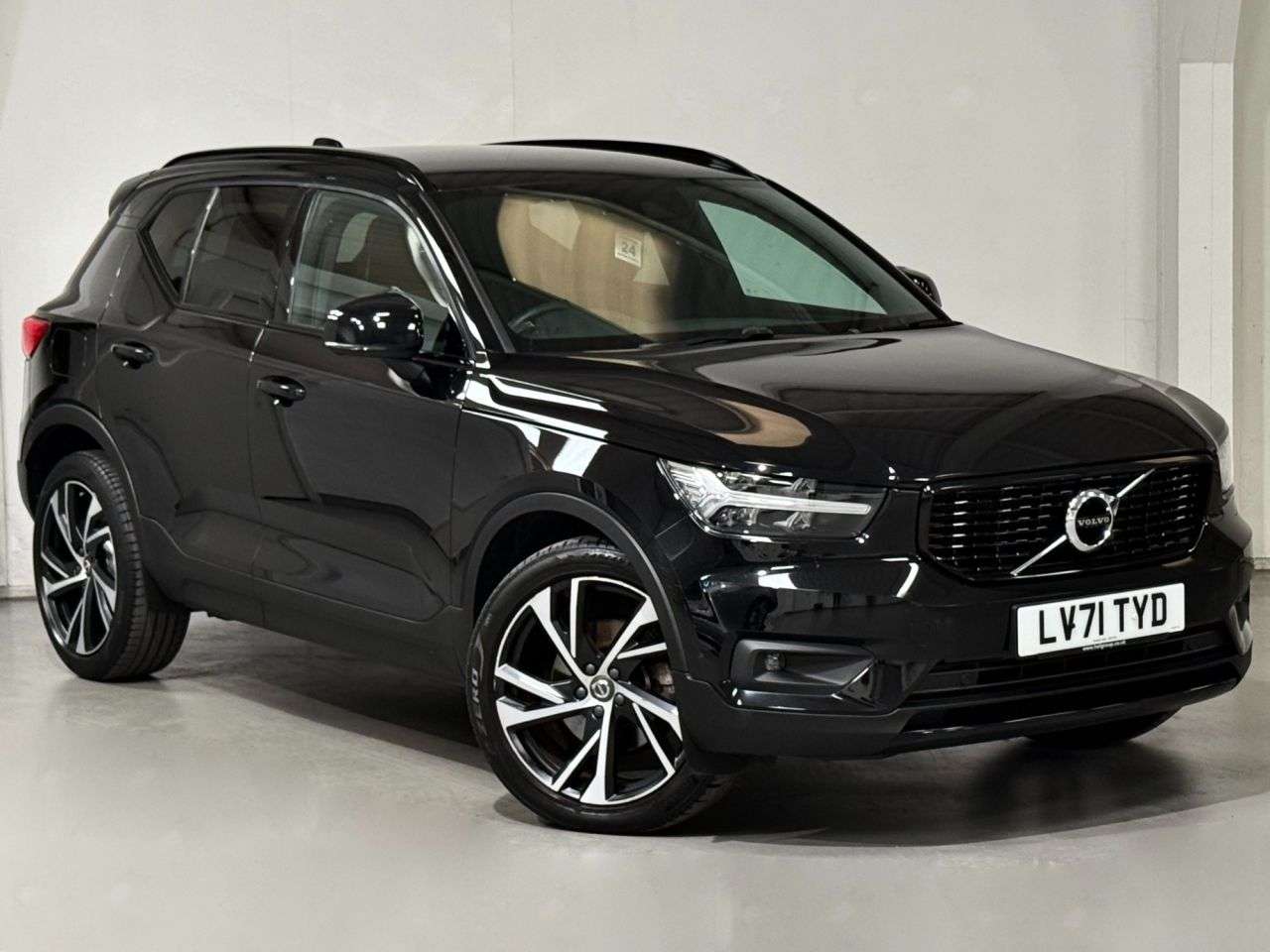 2022 VOLVO XC40 2022 VOLVO XC40