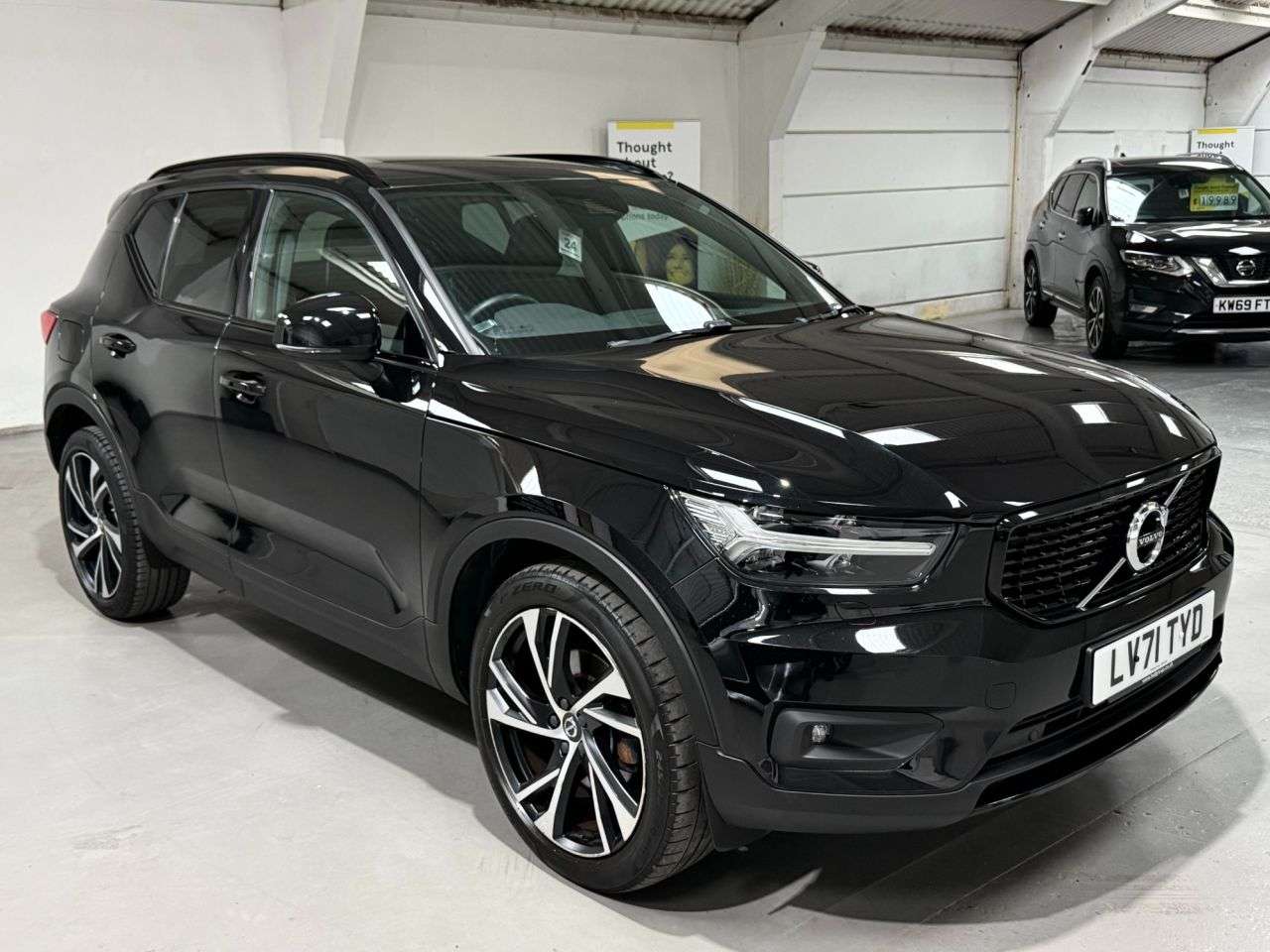 2022 VOLVO XC40 2022 VOLVO XC40