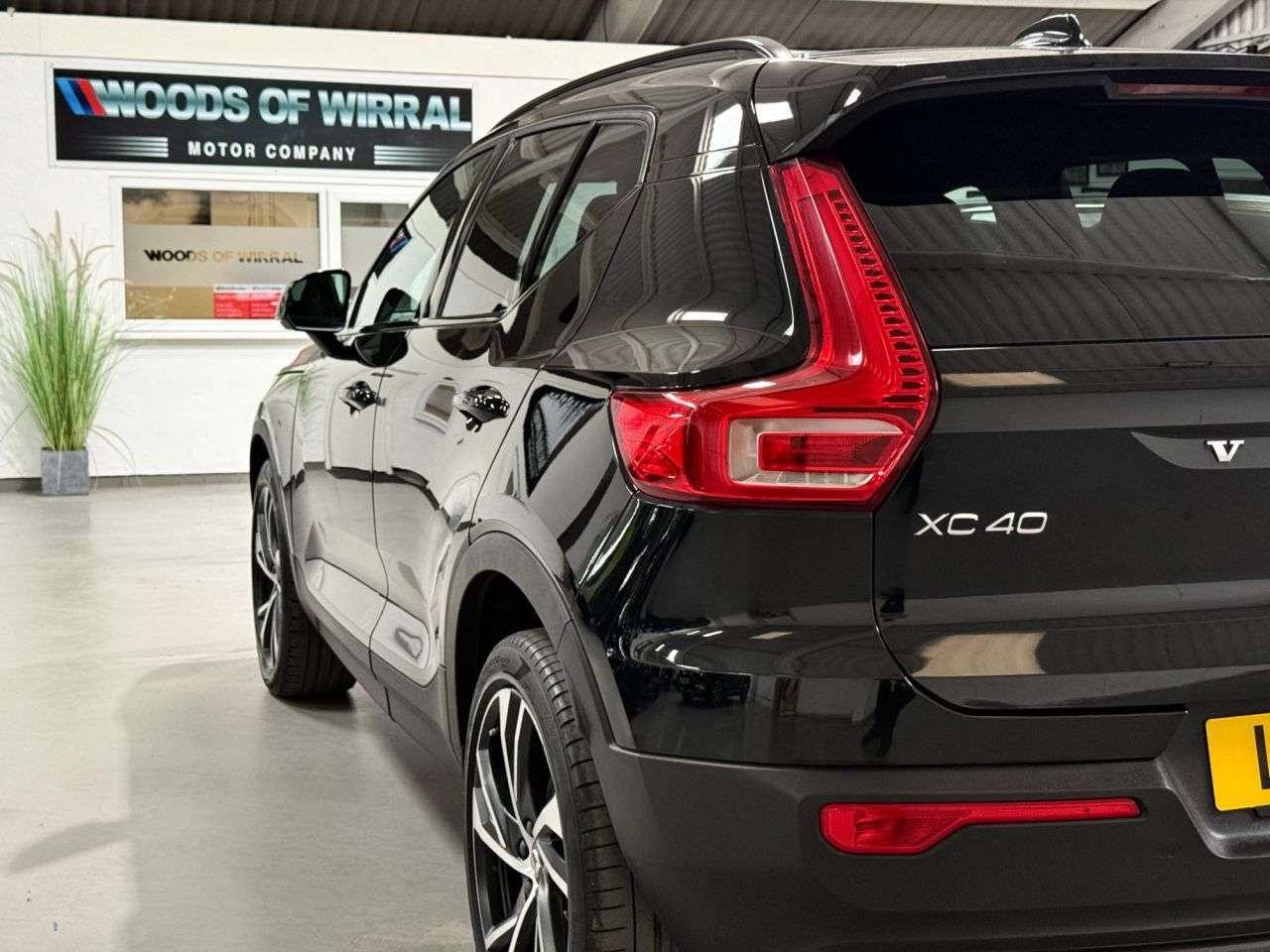 2022 VOLVO XC40 2022 VOLVO XC40