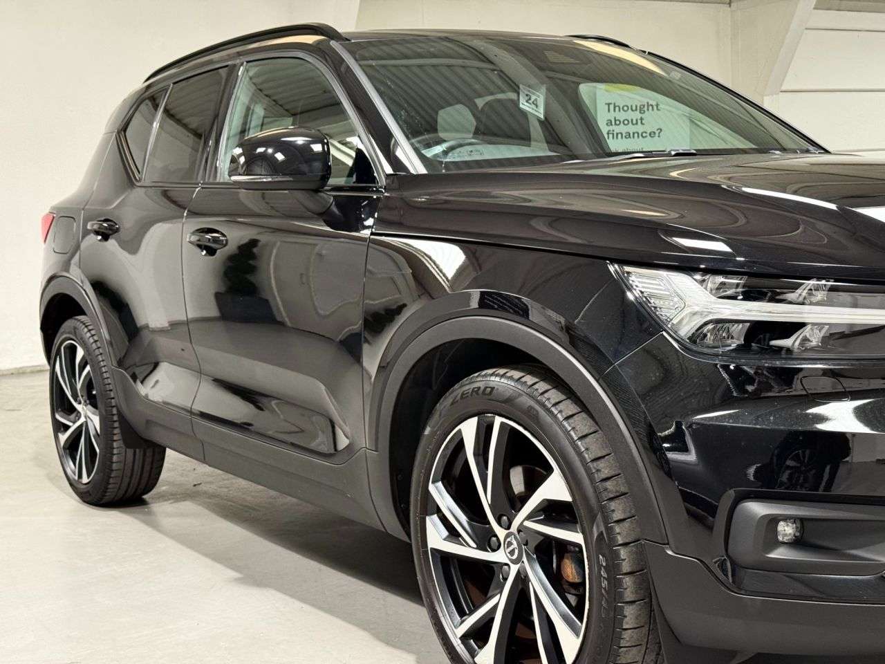 2022 VOLVO XC40 2022 VOLVO XC40