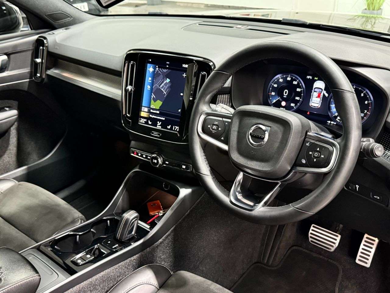 2022 VOLVO XC40 2022 VOLVO XC40