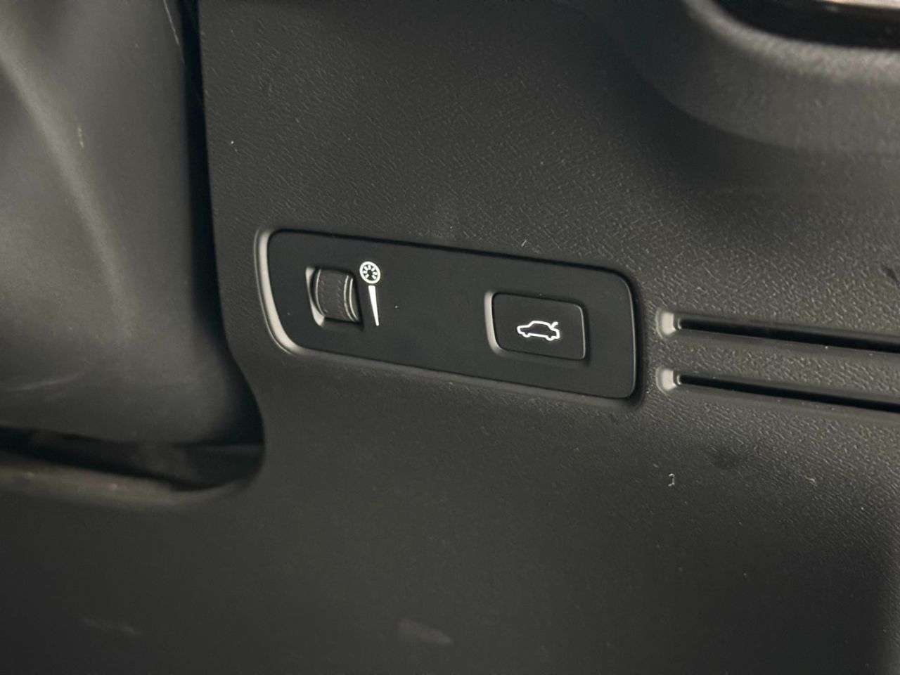 2022 VOLVO XC40 2022 VOLVO XC40