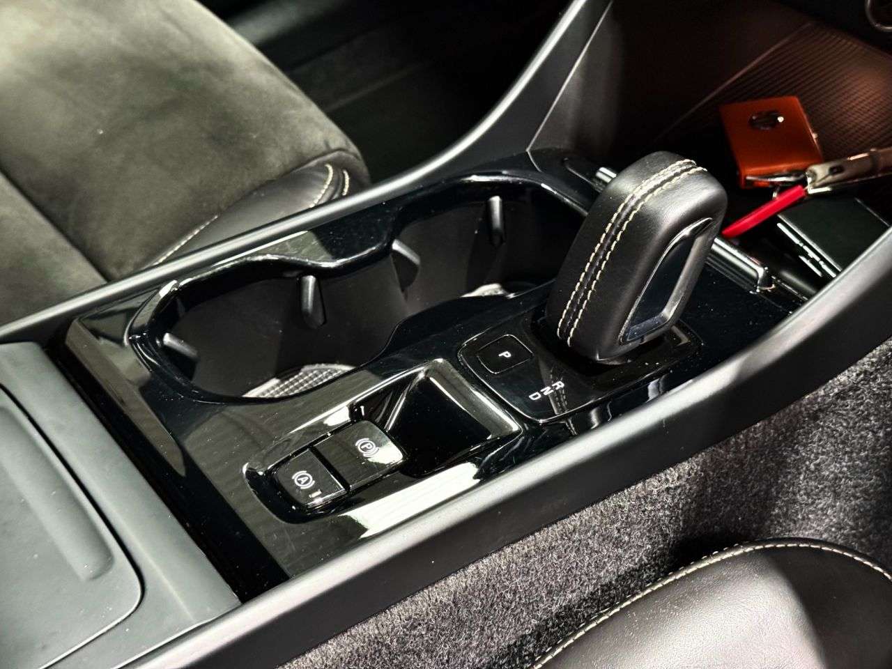 2022 VOLVO XC40 2022 VOLVO XC40