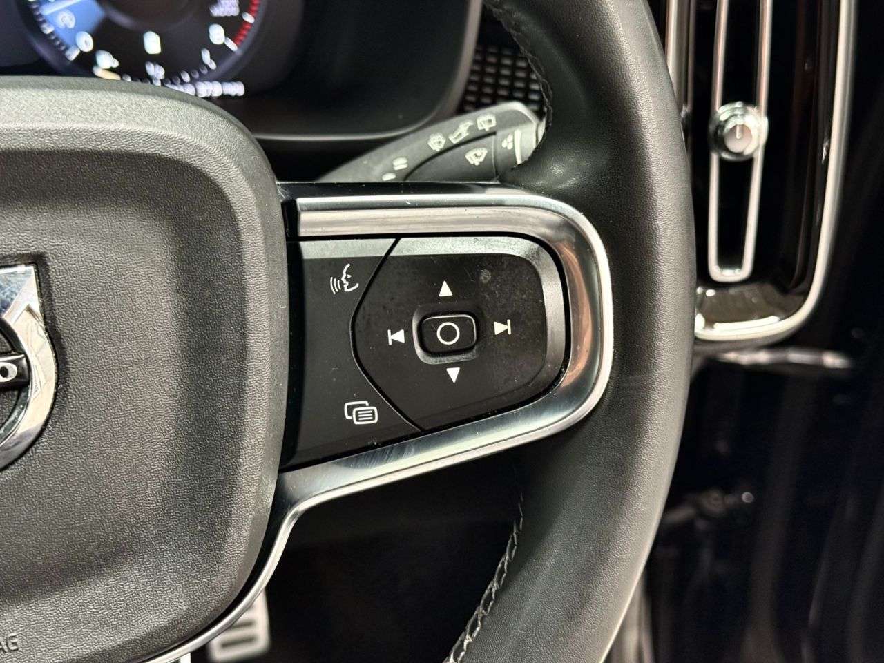 2022 VOLVO XC40 2022 VOLVO XC40