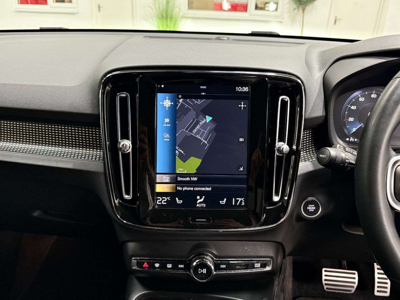 2022 VOLVO XC40 2022 VOLVO XC40