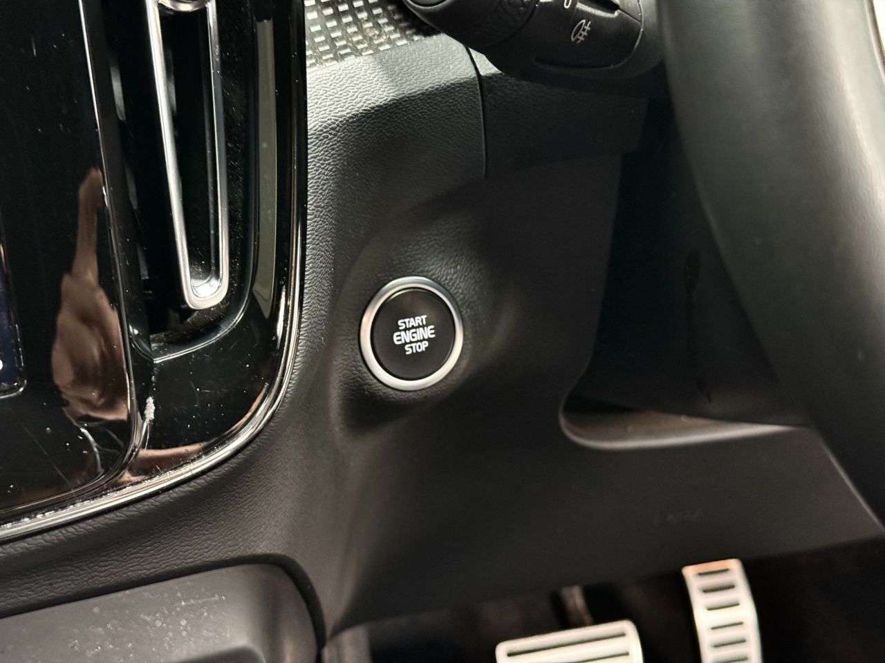 2022 VOLVO XC40 2022 VOLVO XC40