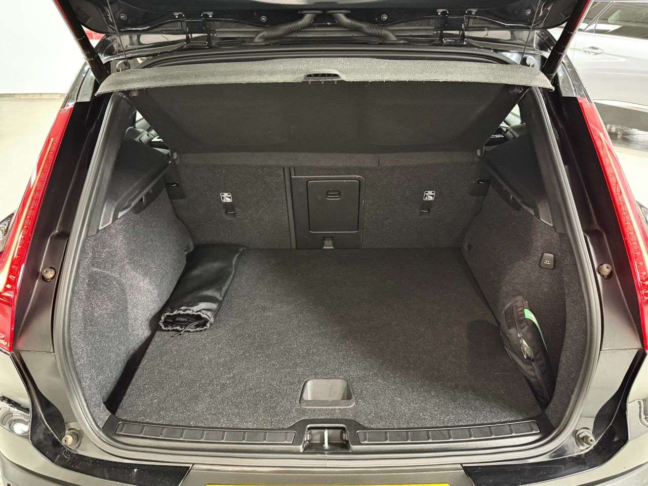 2022 VOLVO XC40 2022 VOLVO XC40