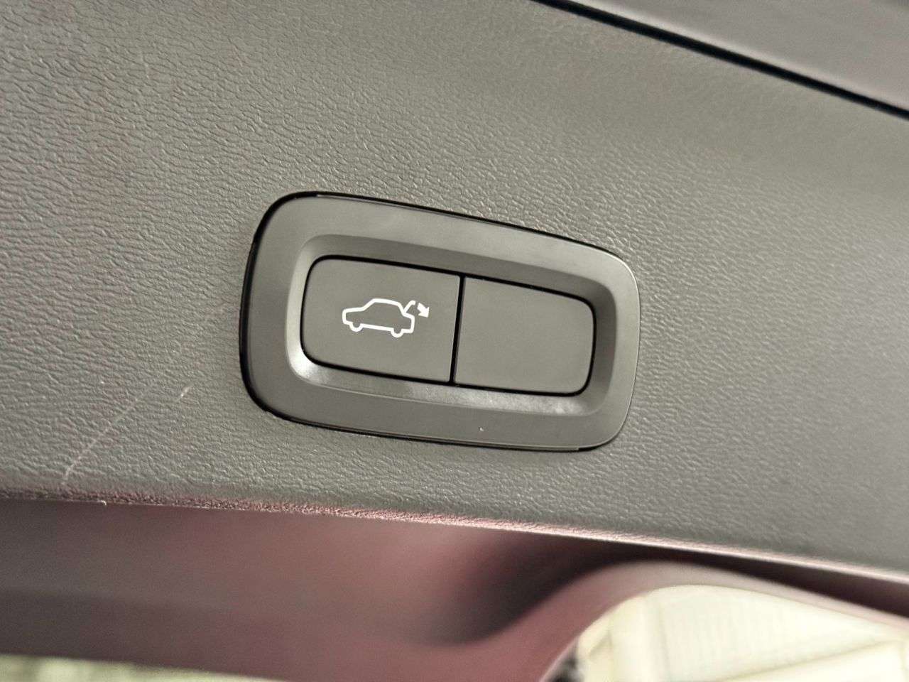 2022 VOLVO XC40 2022 VOLVO XC40