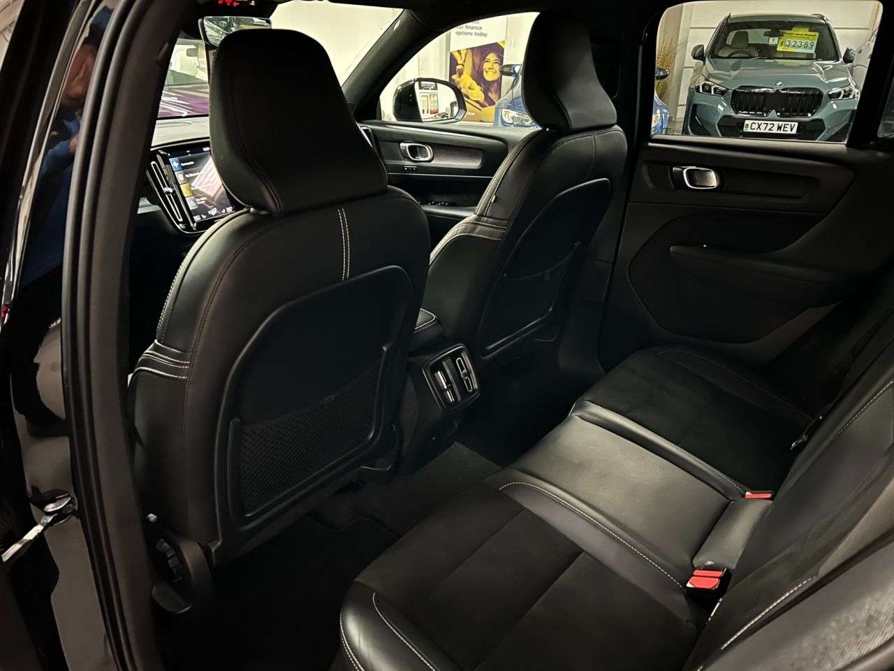 2022 VOLVO XC40 2022 VOLVO XC40