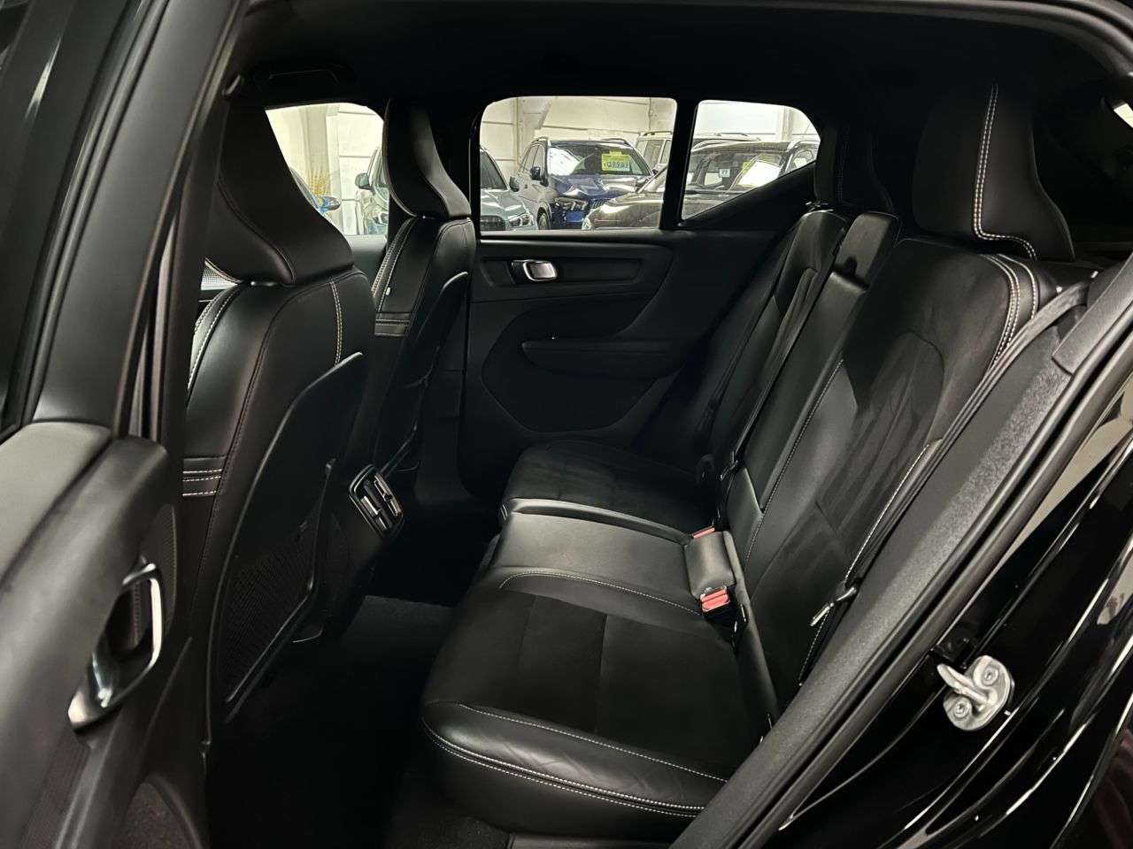 2022 VOLVO XC40 2022 VOLVO XC40