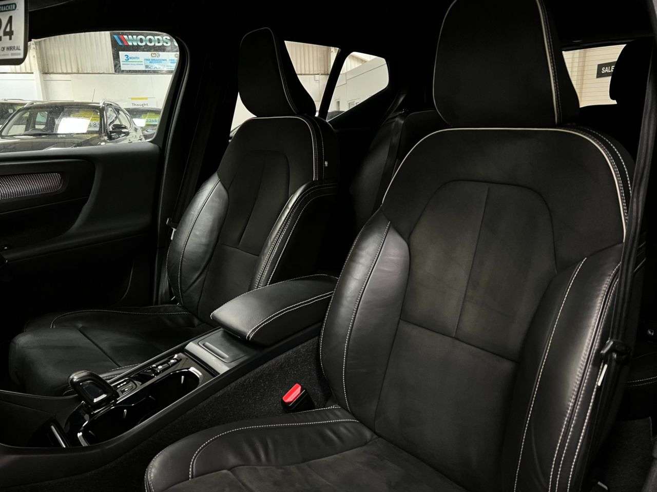 2022 VOLVO XC40 2022 VOLVO XC40