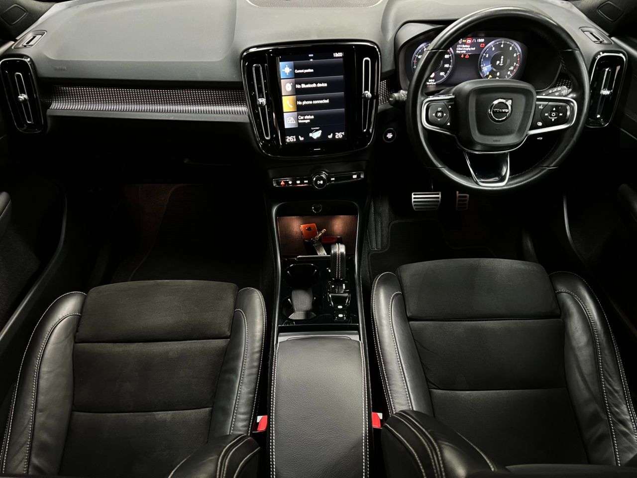 2022 VOLVO XC40 2022 VOLVO XC40