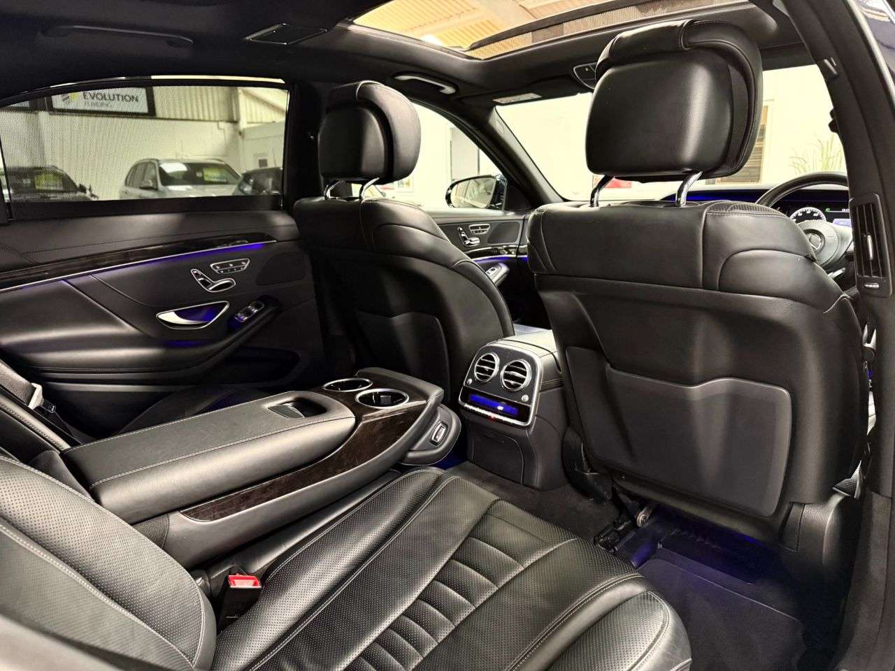 A 2017 MERCEDES-BENZ S-CLASS 3.0 S350Ld V6 AMG Line (Executive, Premium) Saloon 4dr Diesel G-Tronic+ Eur A 2017 MERCEDES-BENZ S-CLASS 3.0 S350Ld V6 AMG Line (Executive, Premium) Saloon 4dr Diesel G-Tronic+ Eur